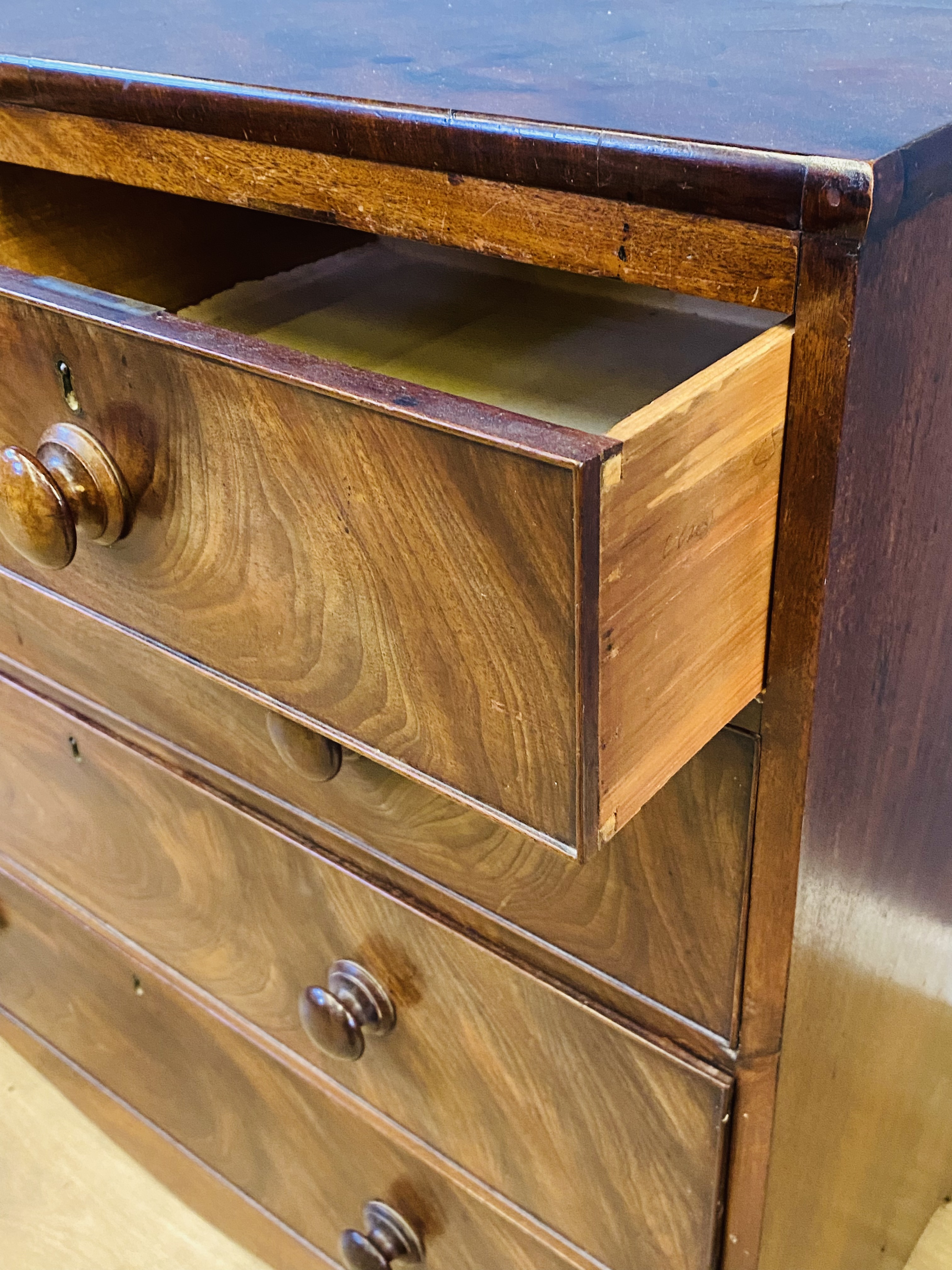 Mahogany chest of drawers - Image 5 of 5