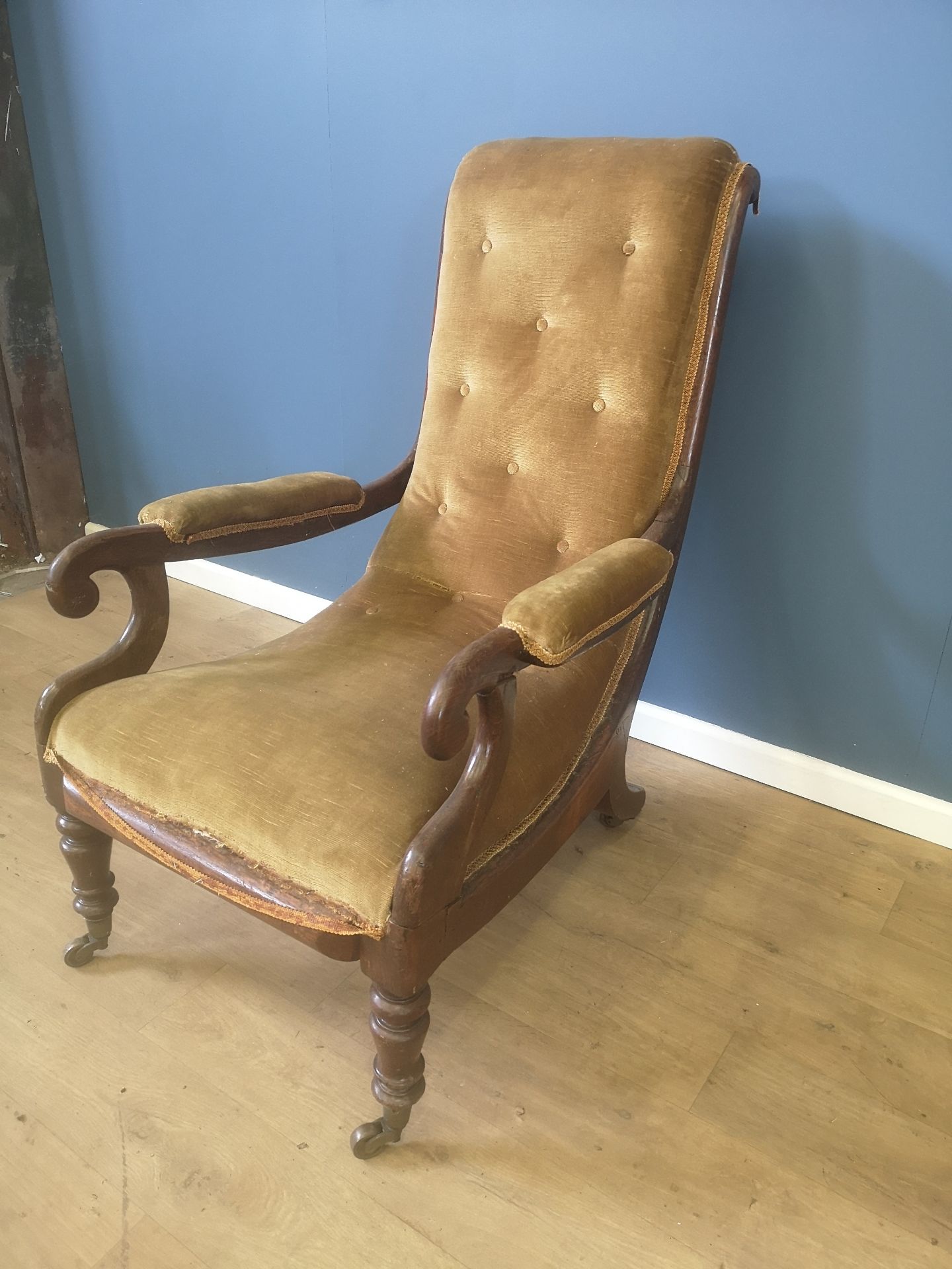 Mahogany slipper shaped armchair - Image 2 of 3