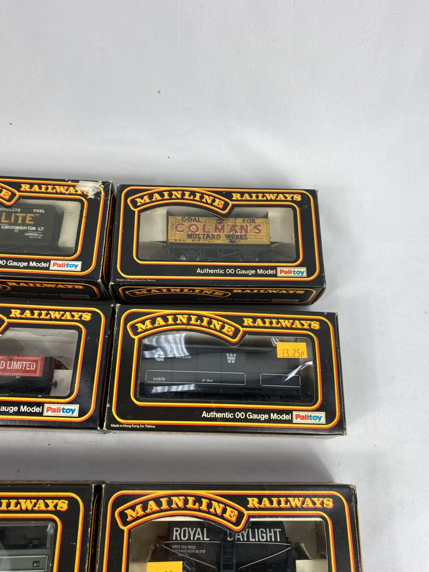 Fifteen boxed mainline Railways 00 gauge model wagons - Image 6 of 7