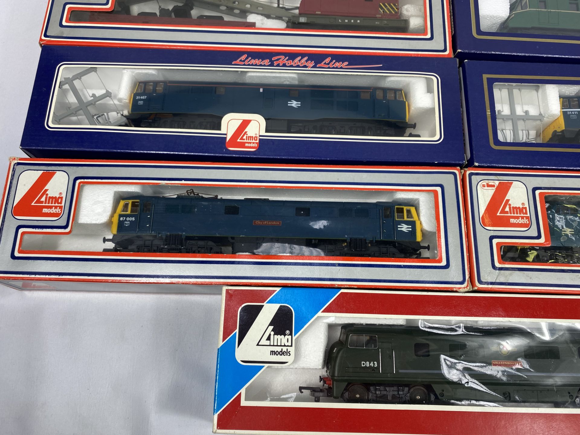 Six Lima model locomotives and carriages - Image 5 of 7