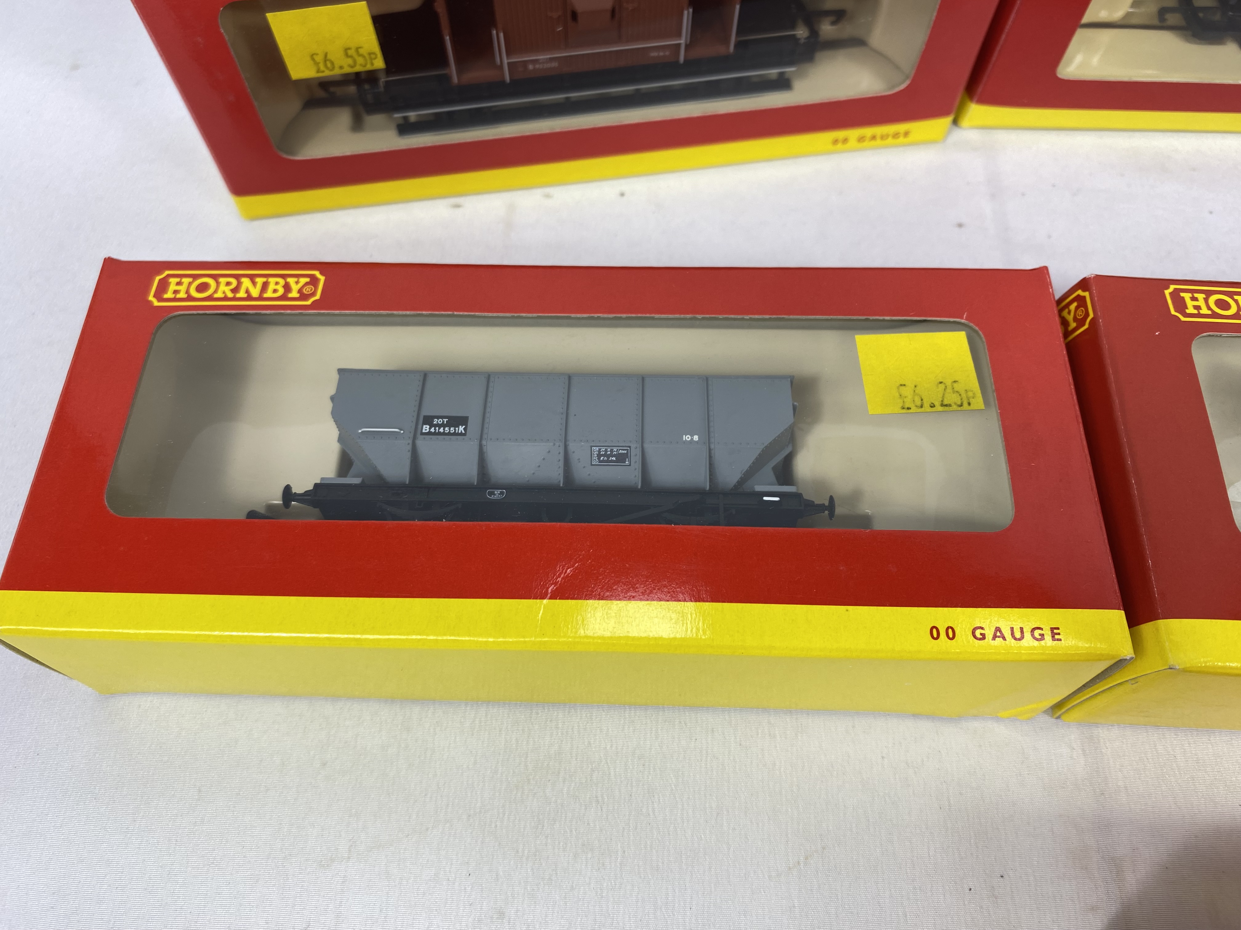 Seven Hornby 00 gauge railway wagons - Image 7 of 8