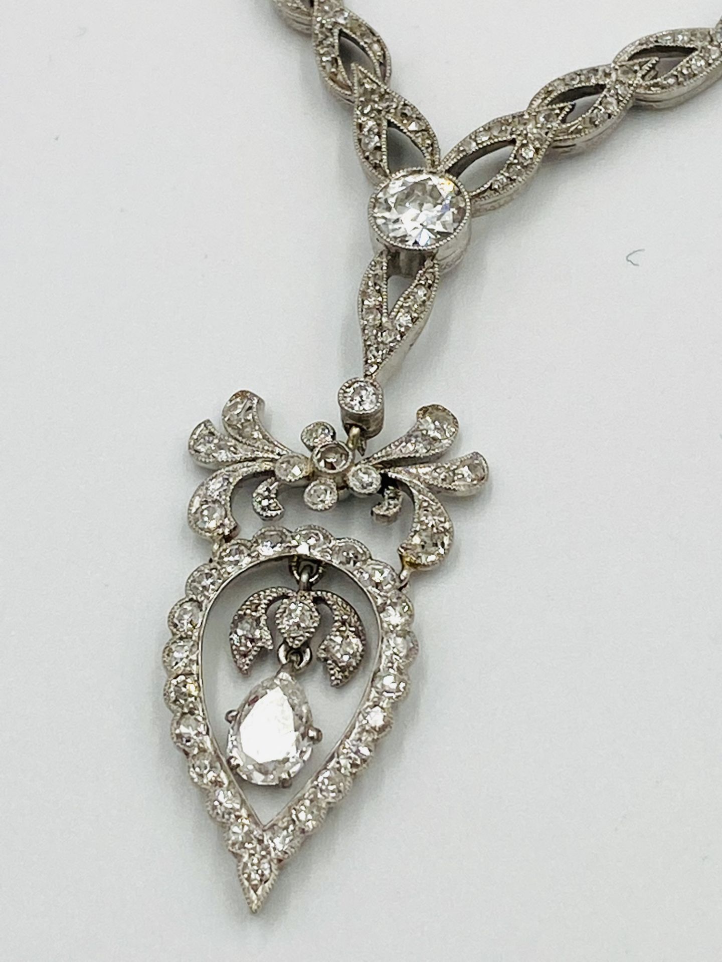 Edwardian white gold and diamond necklace - Image 2 of 10