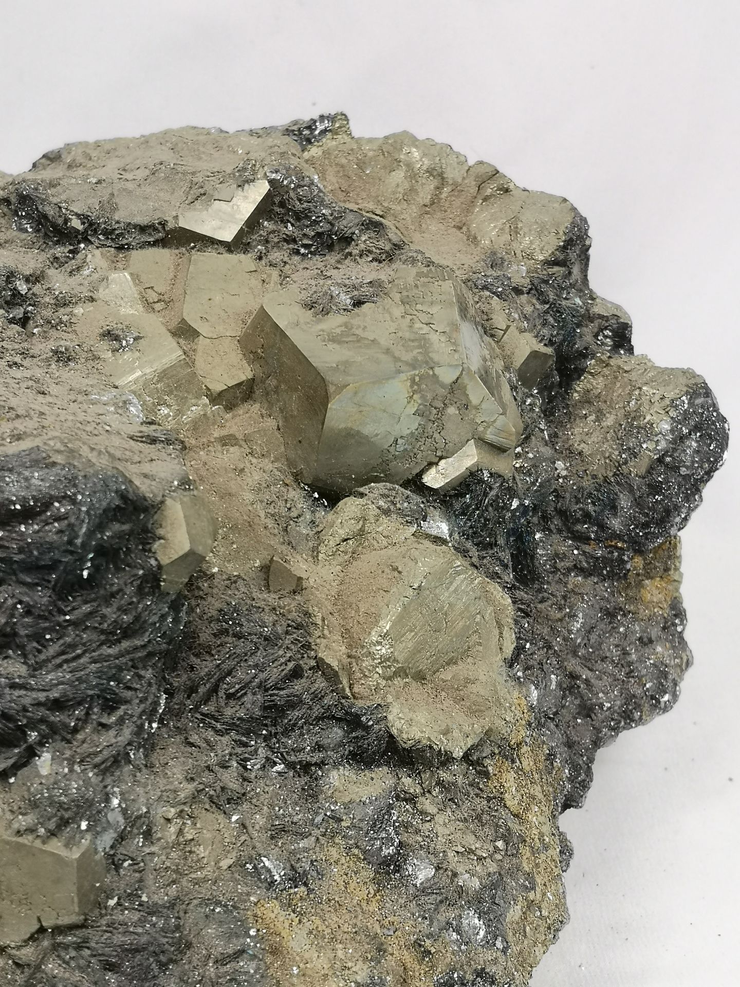 Mineral rock specimen - Image 4 of 6