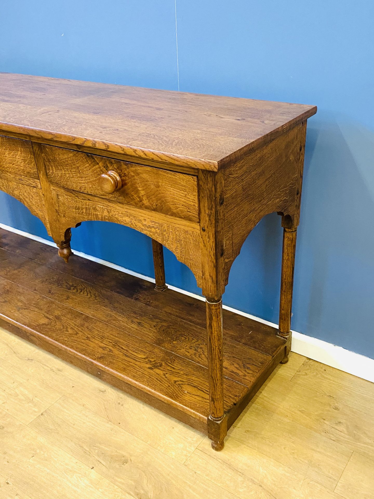 Oak display table - Image 3 of 5