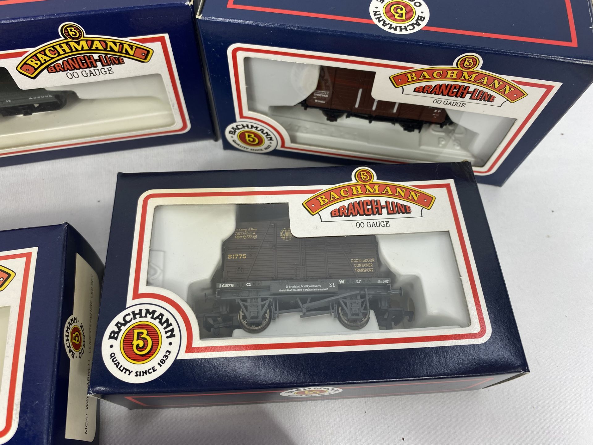 Eleven Bachmann 00 gauge wagons - Image 2 of 7
