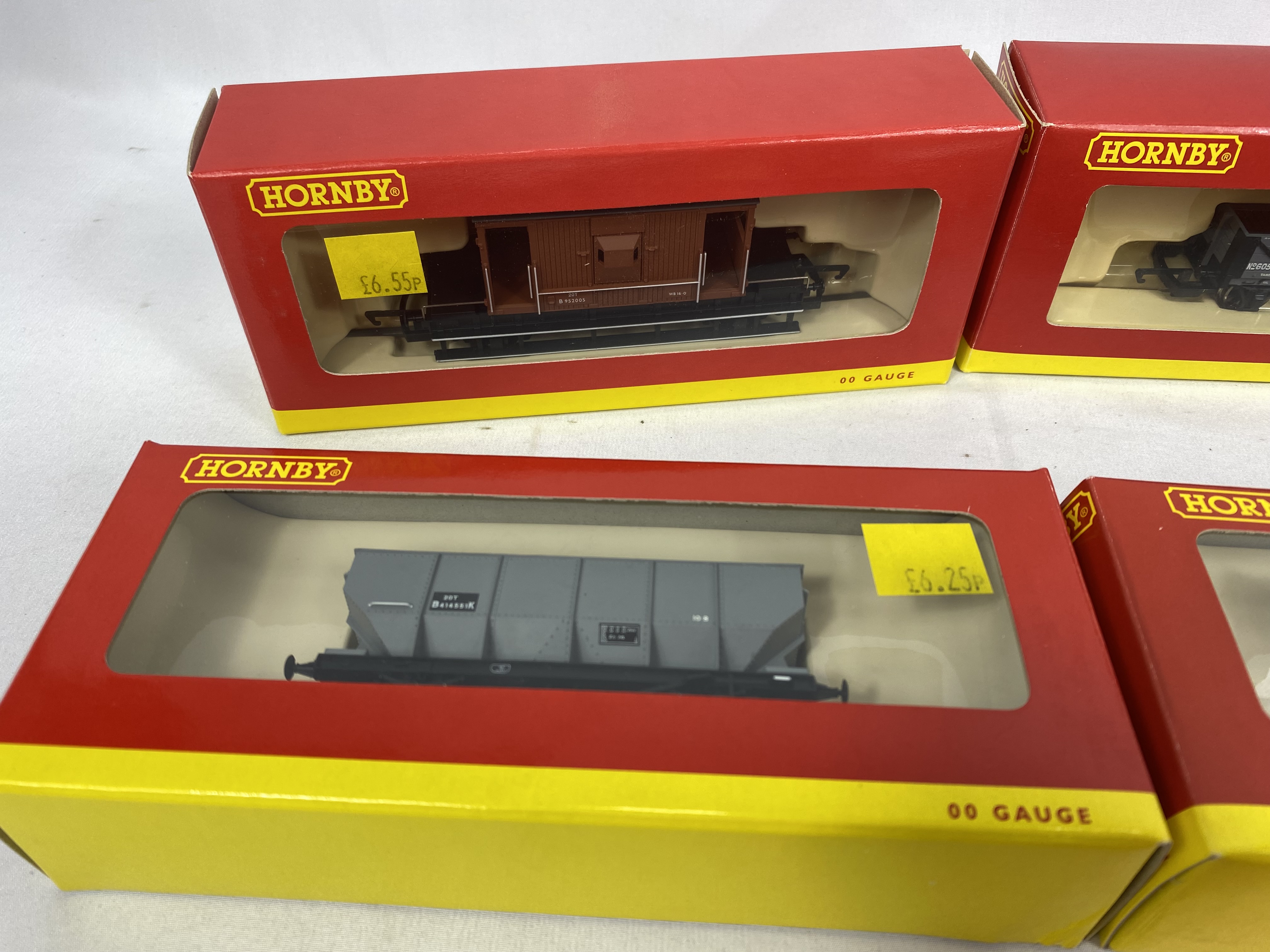 Seven Hornby 00 gauge railway wagons - Image 2 of 8