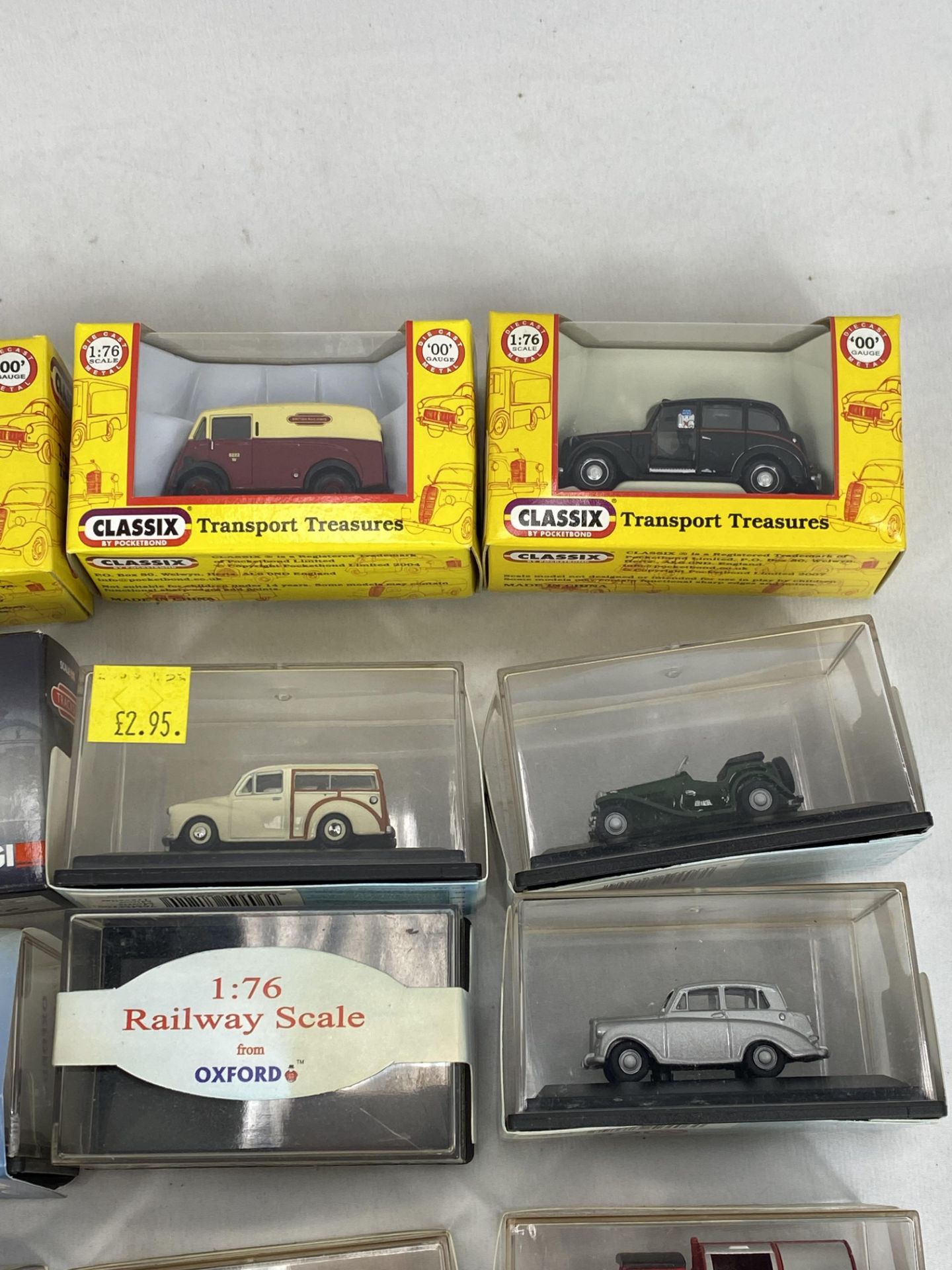 Fourteen Oxford scale model vehicles together with 6 others - Image 5 of 6