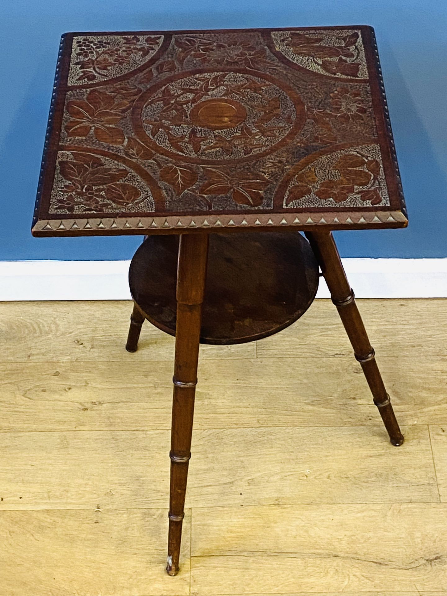 Mahogany display table - Image 2 of 4