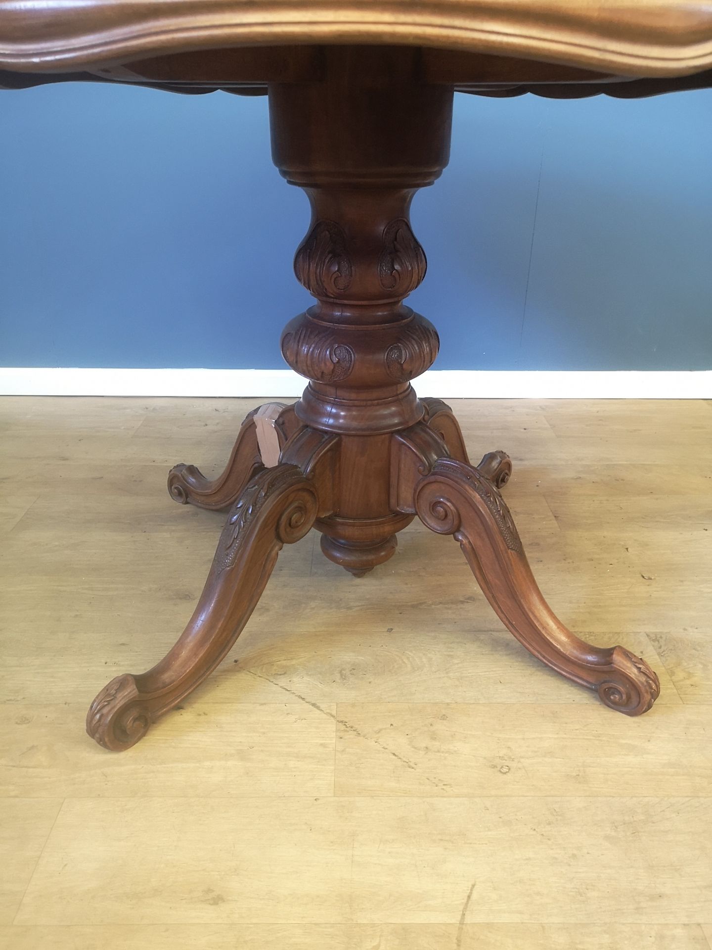 Circular pedestal table - Image 4 of 4