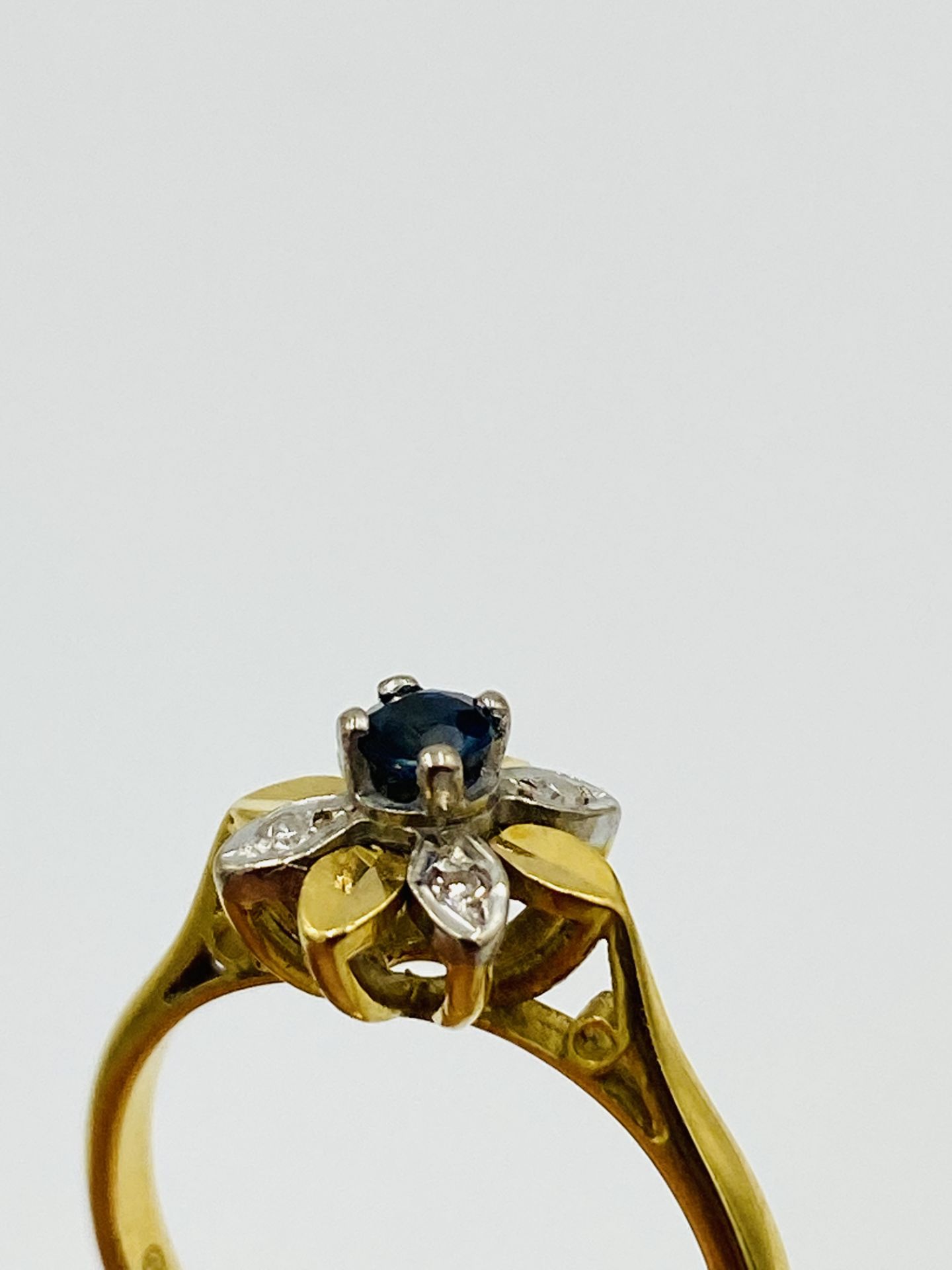 18ct gold, sapphire and diamond ring - Image 2 of 4