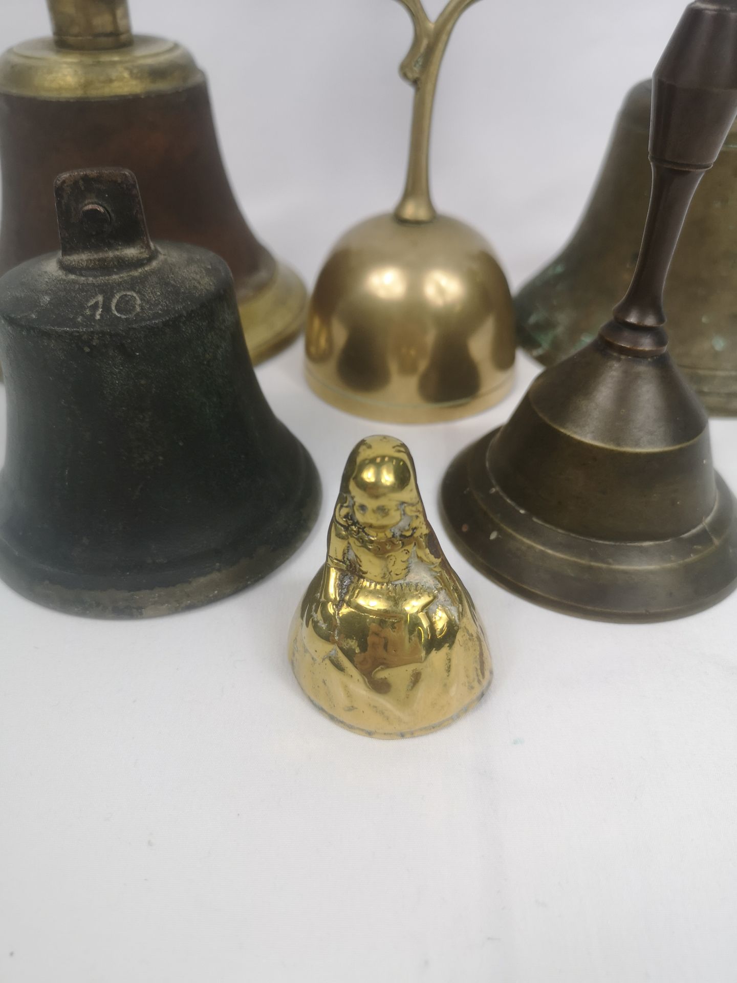 Four brass hand bells - Image 5 of 6