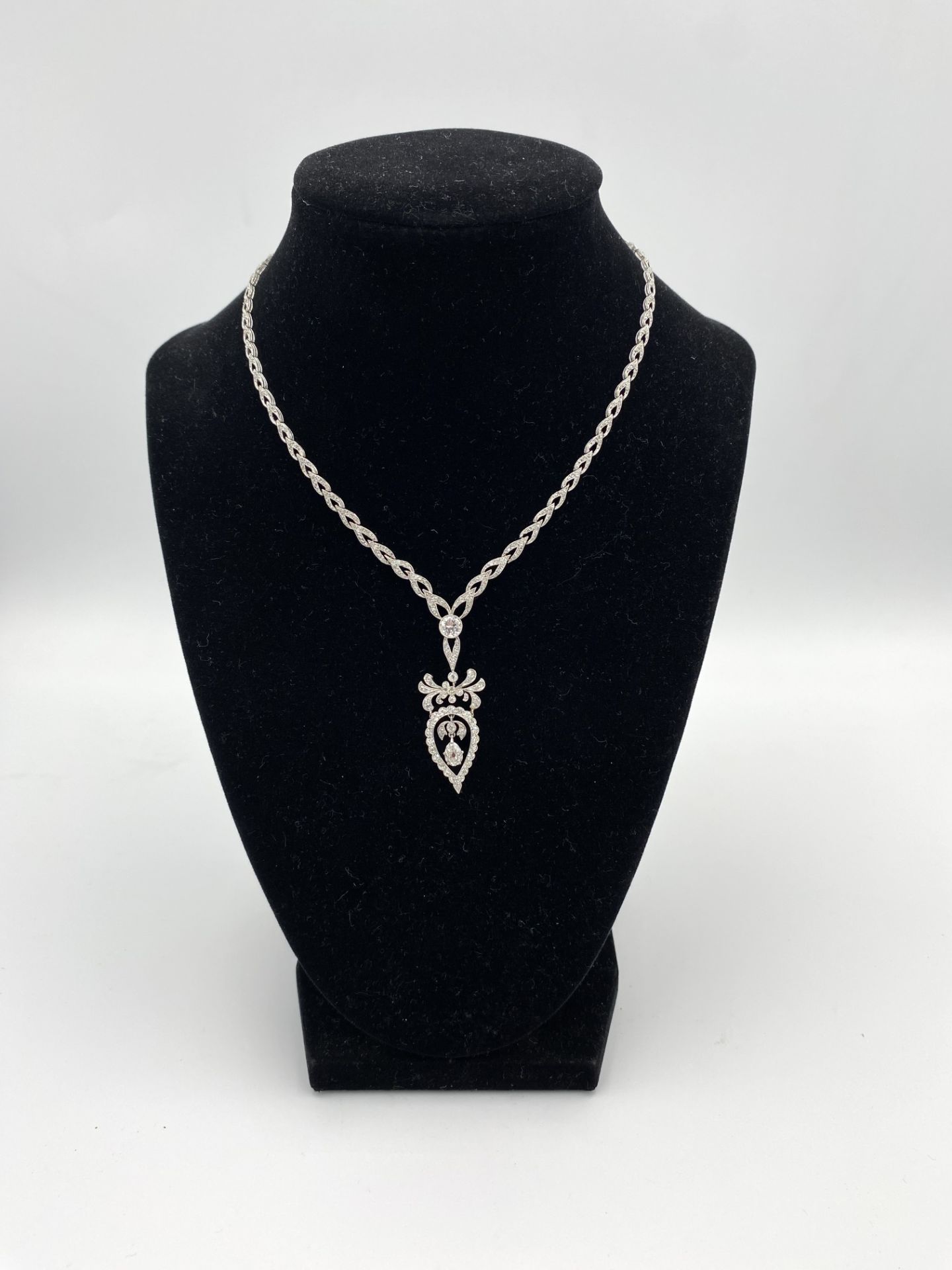 Edwardian white gold and diamond necklace