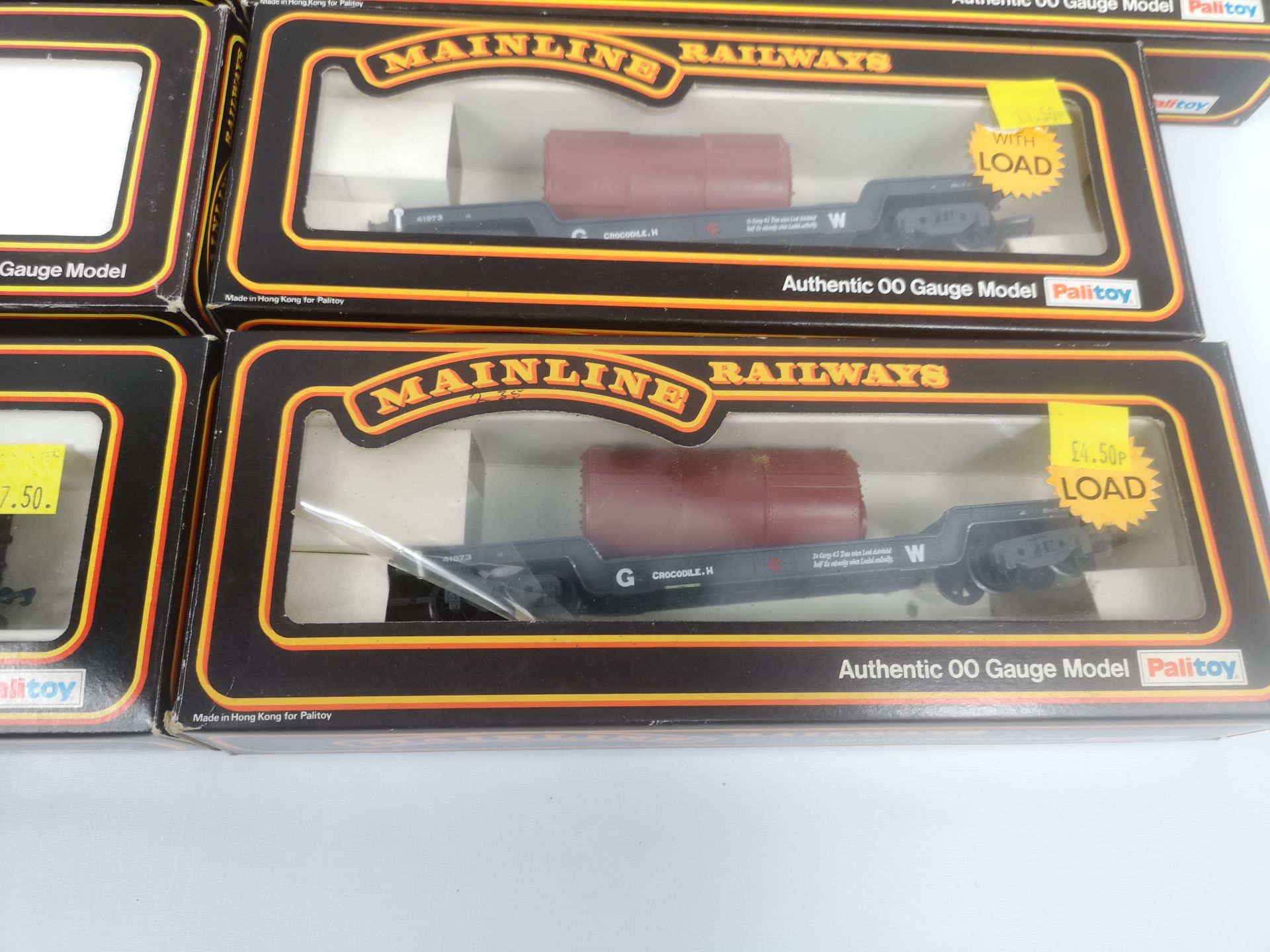 Two boxed Mainline Railways 00 gauge locomotives and six carriages - Image 5 of 6