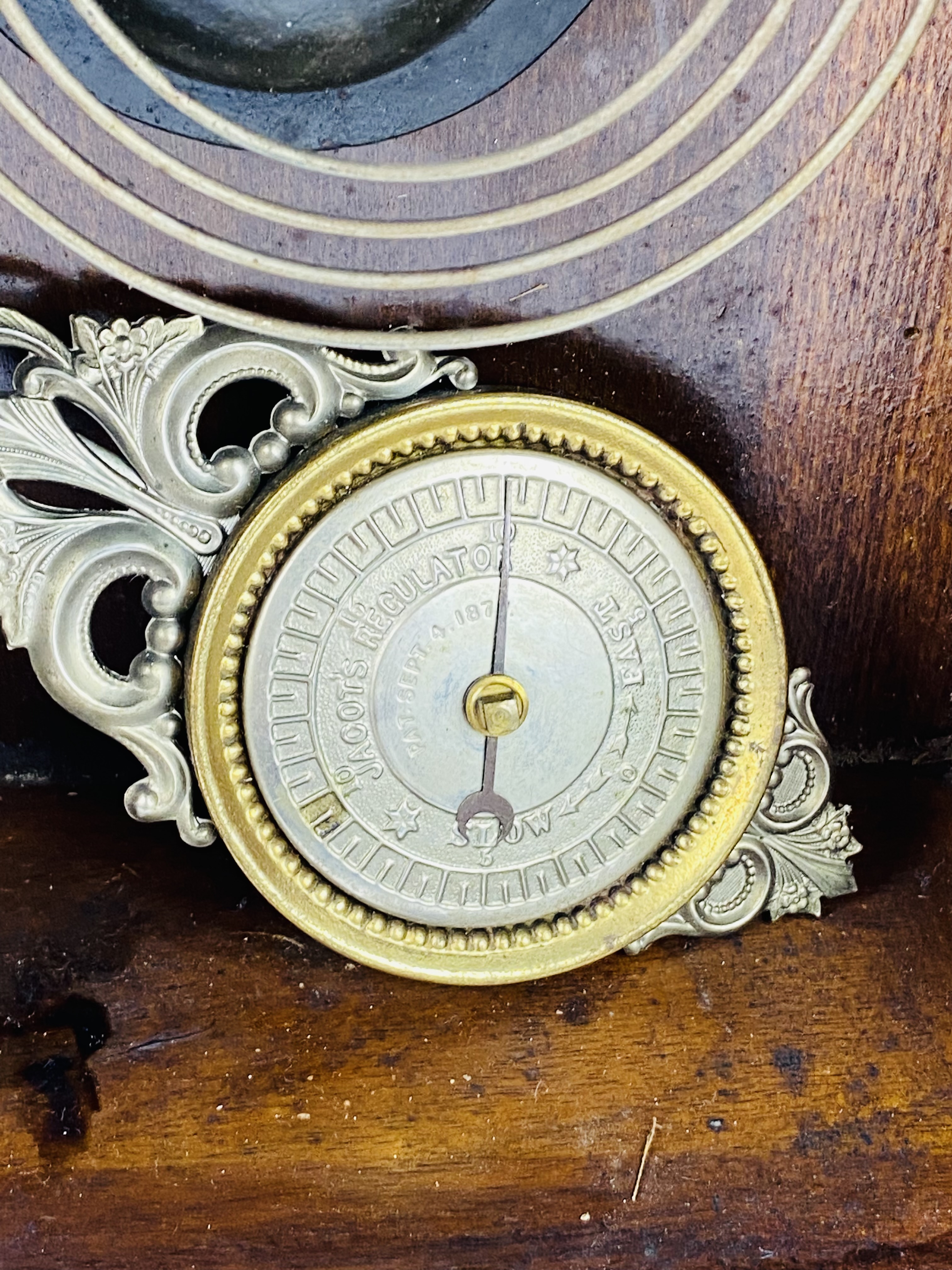 Wood cased mantel clock together with a wall mounted barometer - Image 4 of 6