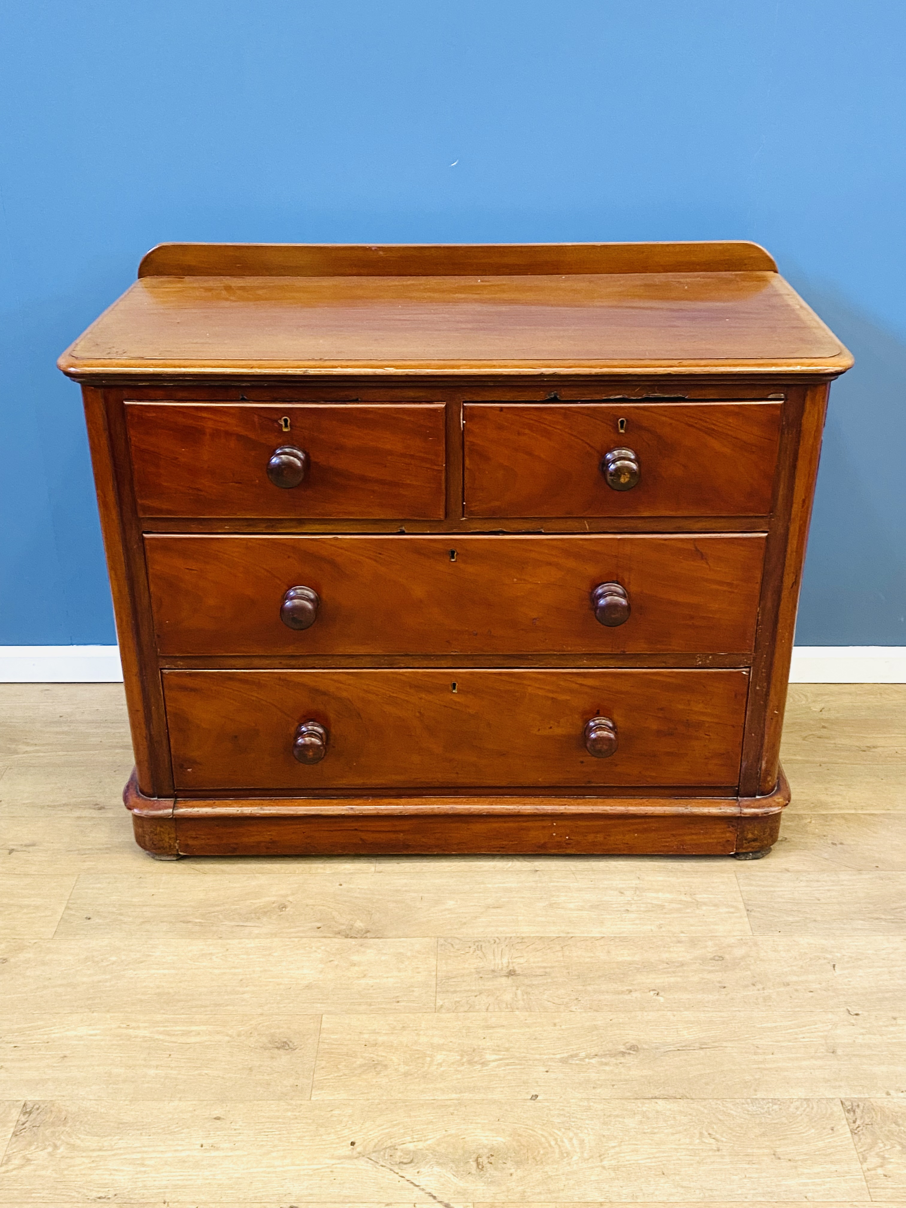 Mahogany Victorian chest of drawers