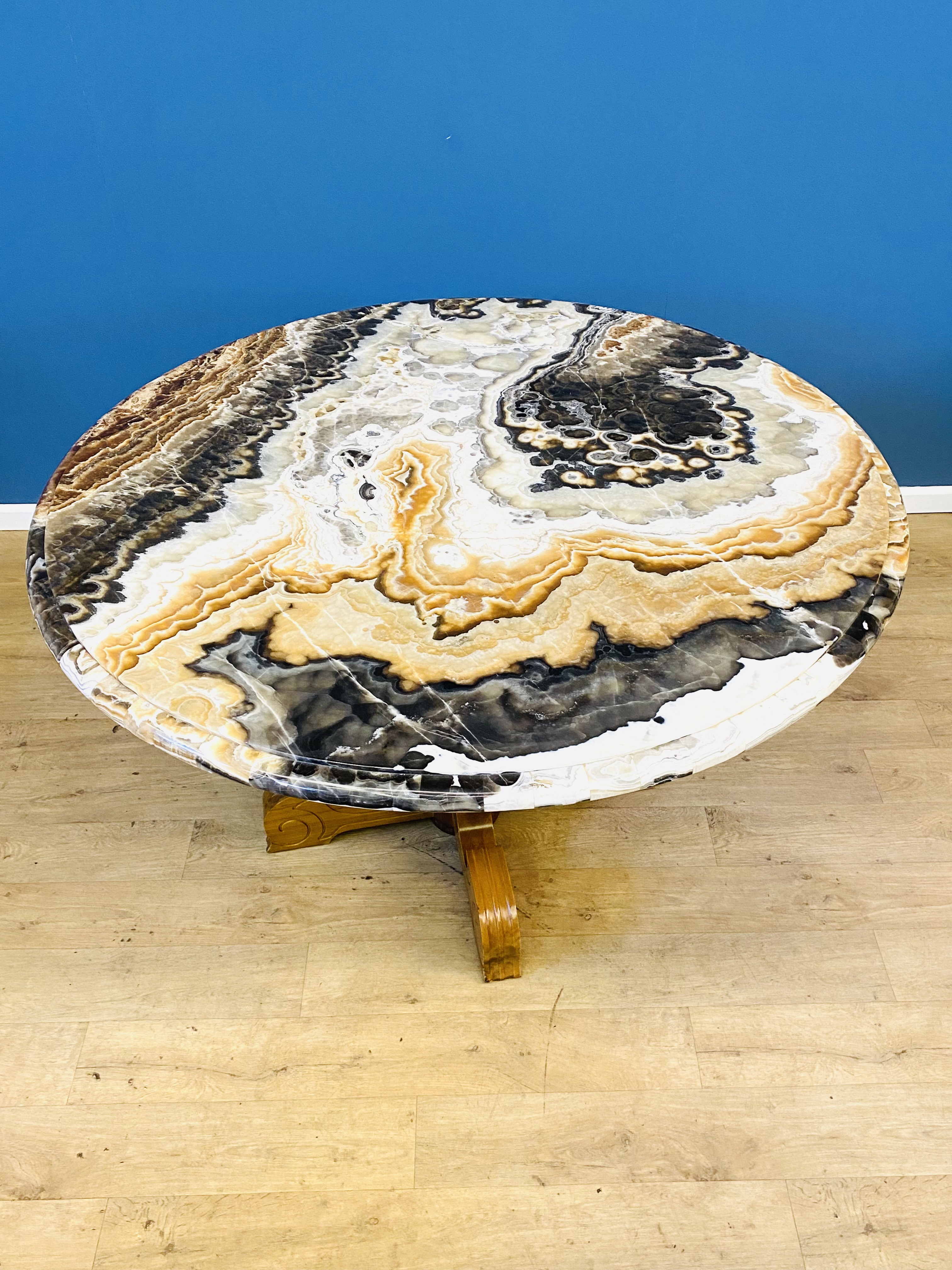 Circular marble breakfast table - Image 4 of 4