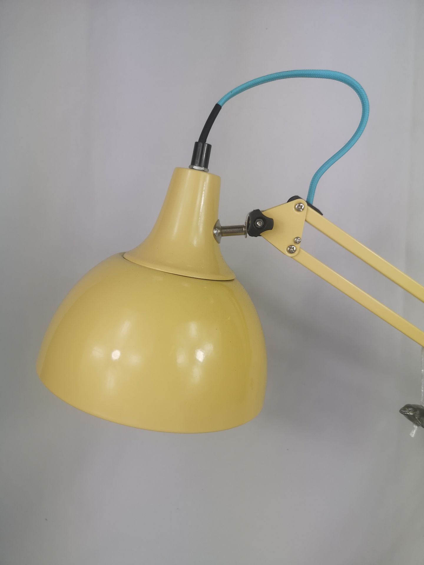 Adjustable anglepoise style desk lamp, - Image 2 of 5
