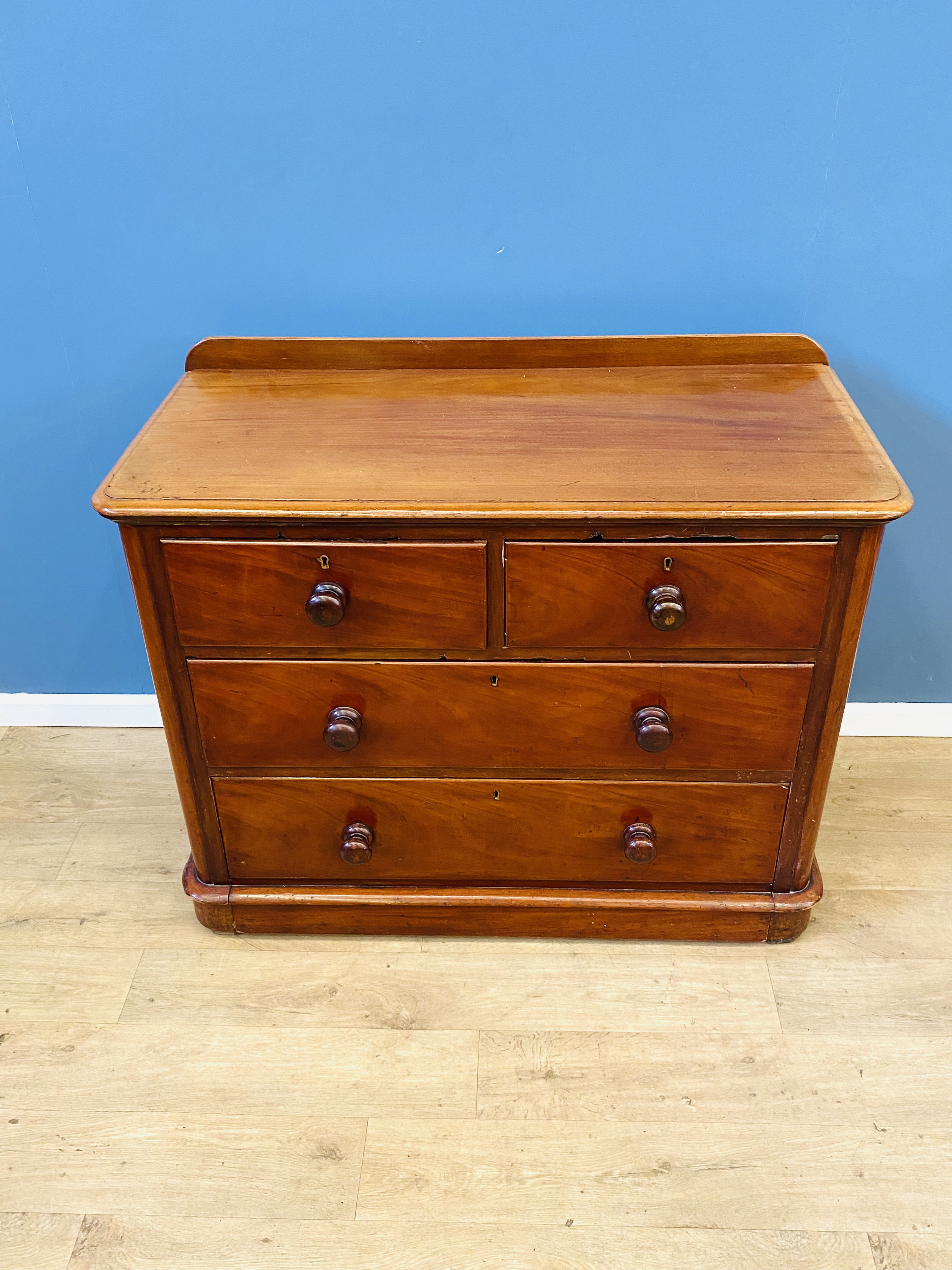 Mahogany Victorian chest of drawers - Image 3 of 5