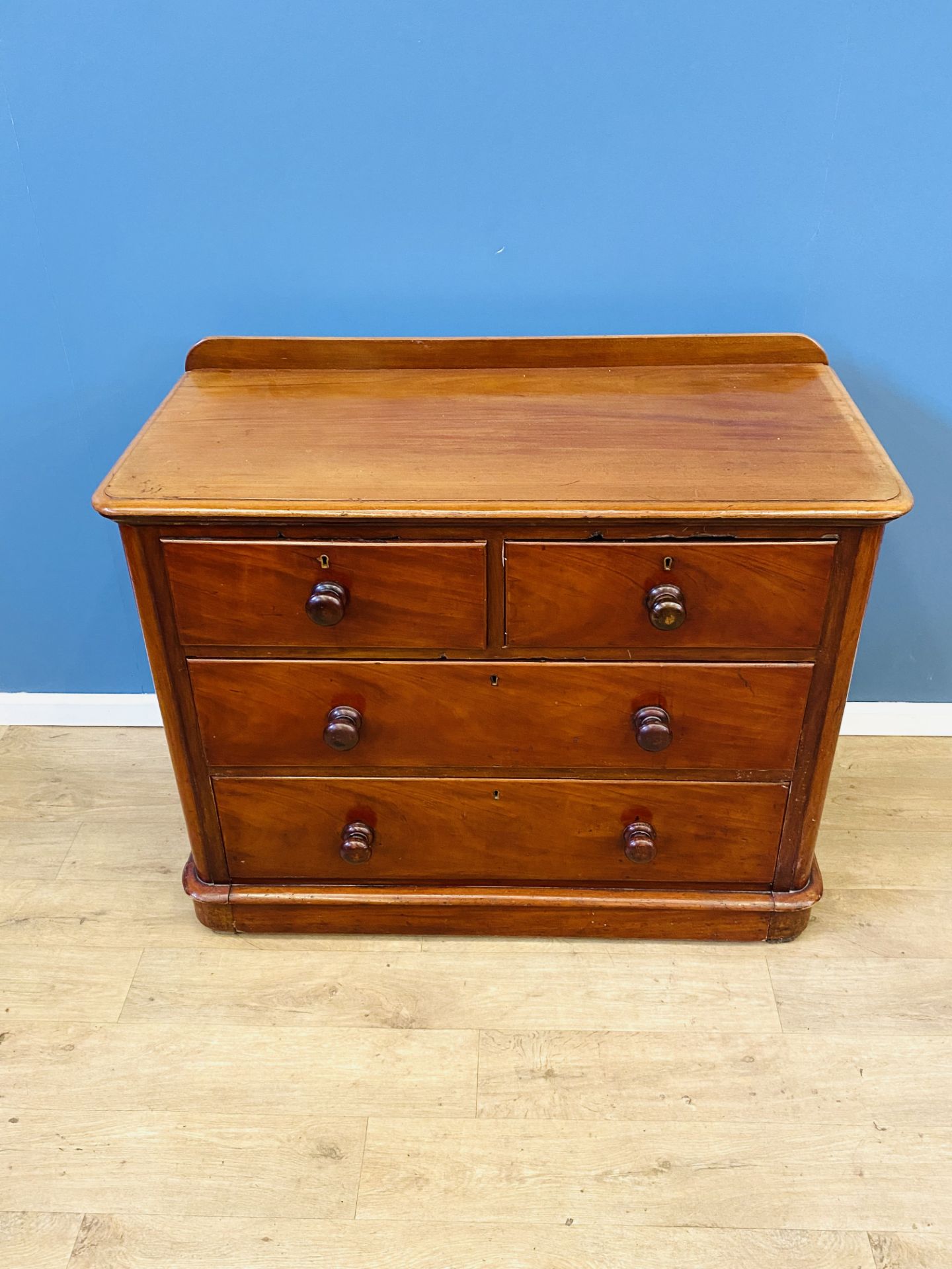 Mahogany Victorian chest of drawers - Image 3 of 5