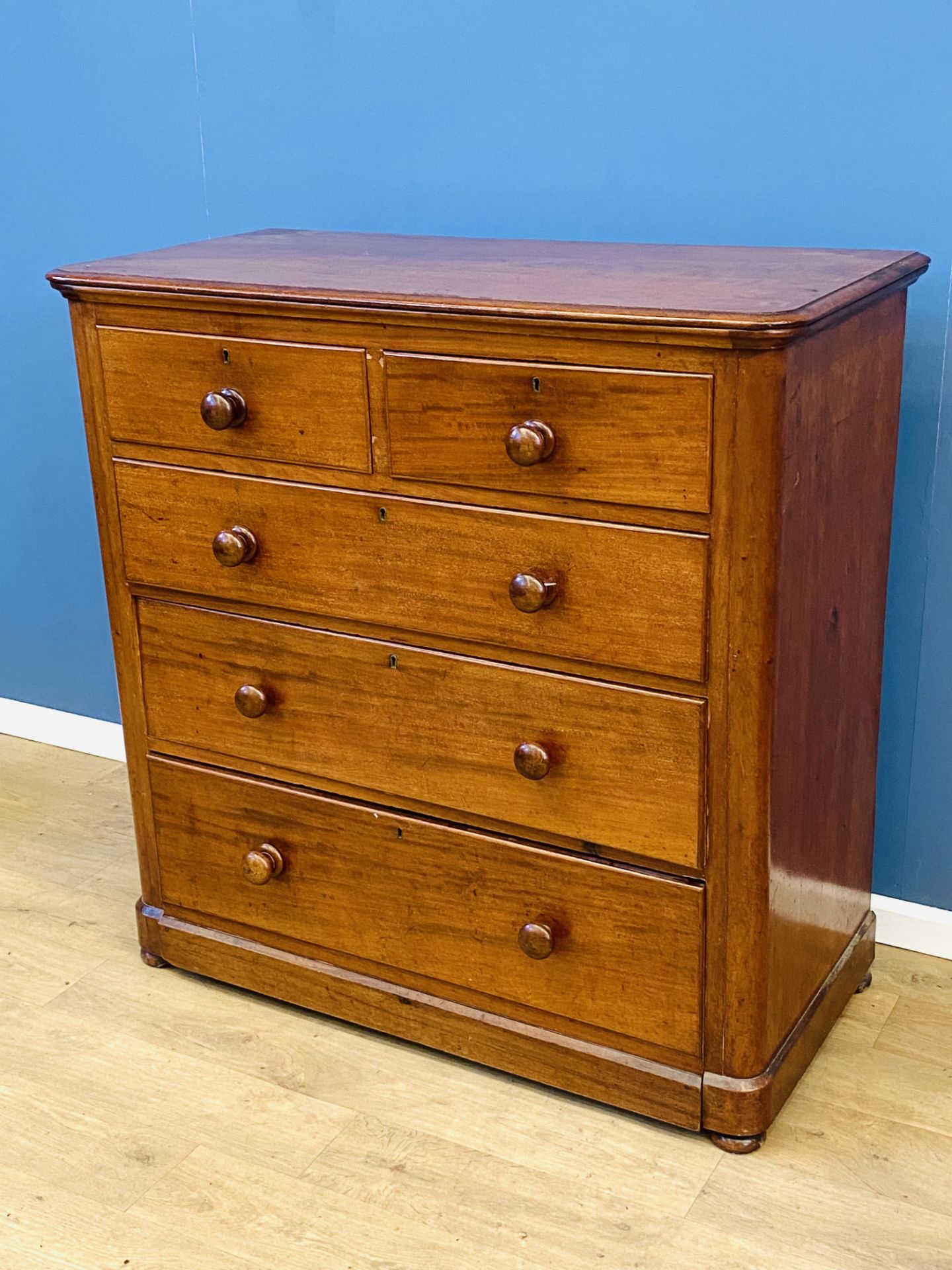 Victorian mahogany chest of drawers - Image 2 of 5