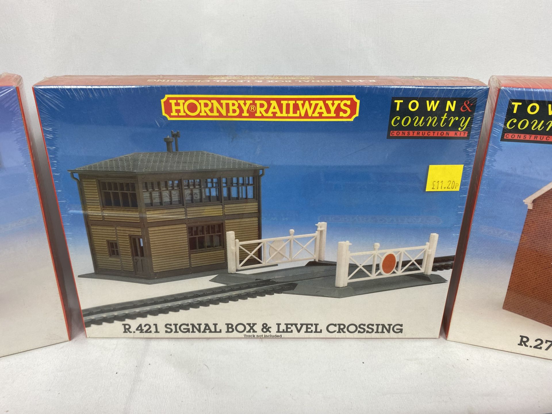 Five Hornby Railways Town and Country Construction kits - Image 3 of 6