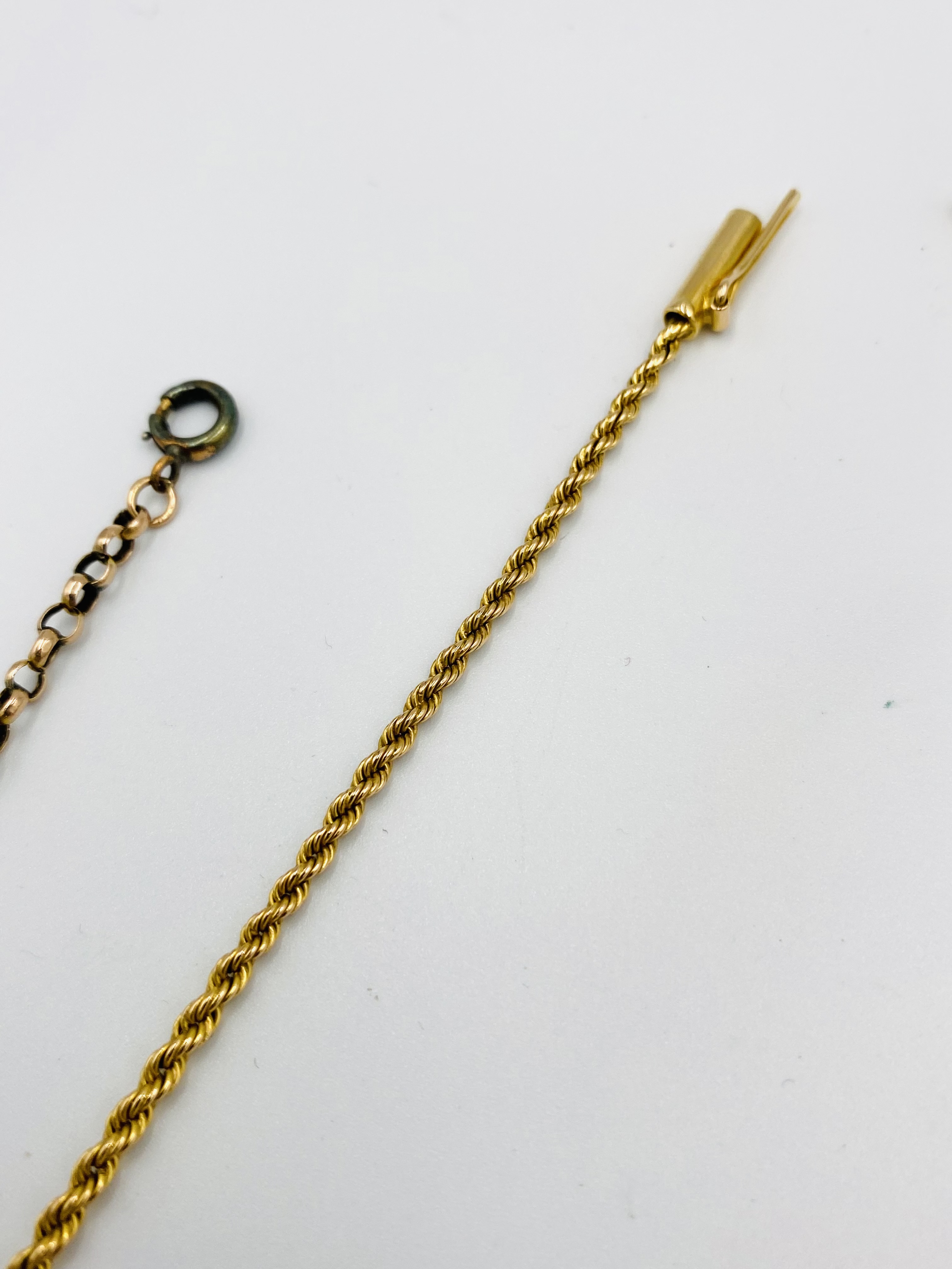 9ct gold link chain together with a gold plated rope twist chain - Image 5 of 6