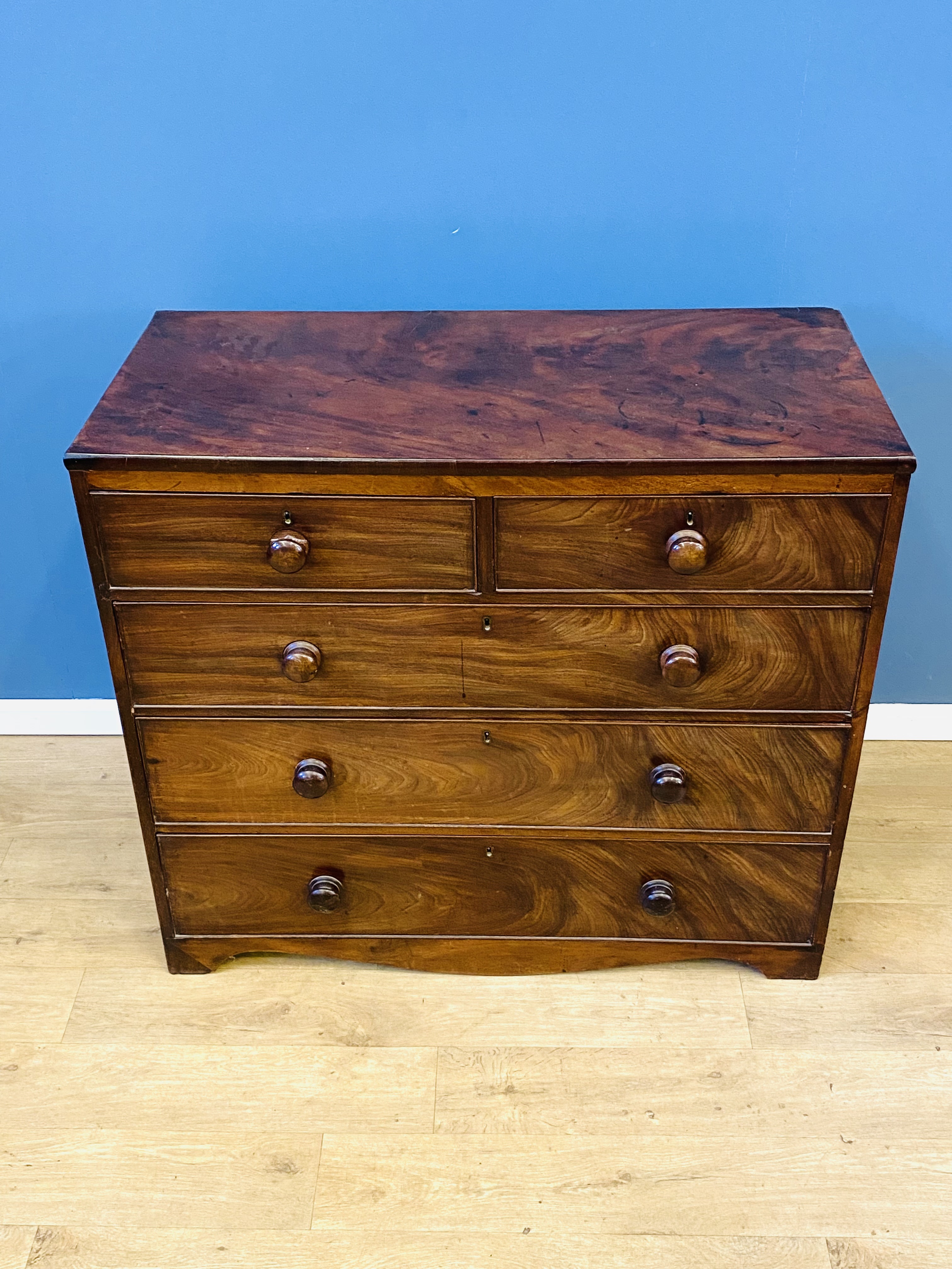 Mahogany chest of drawers