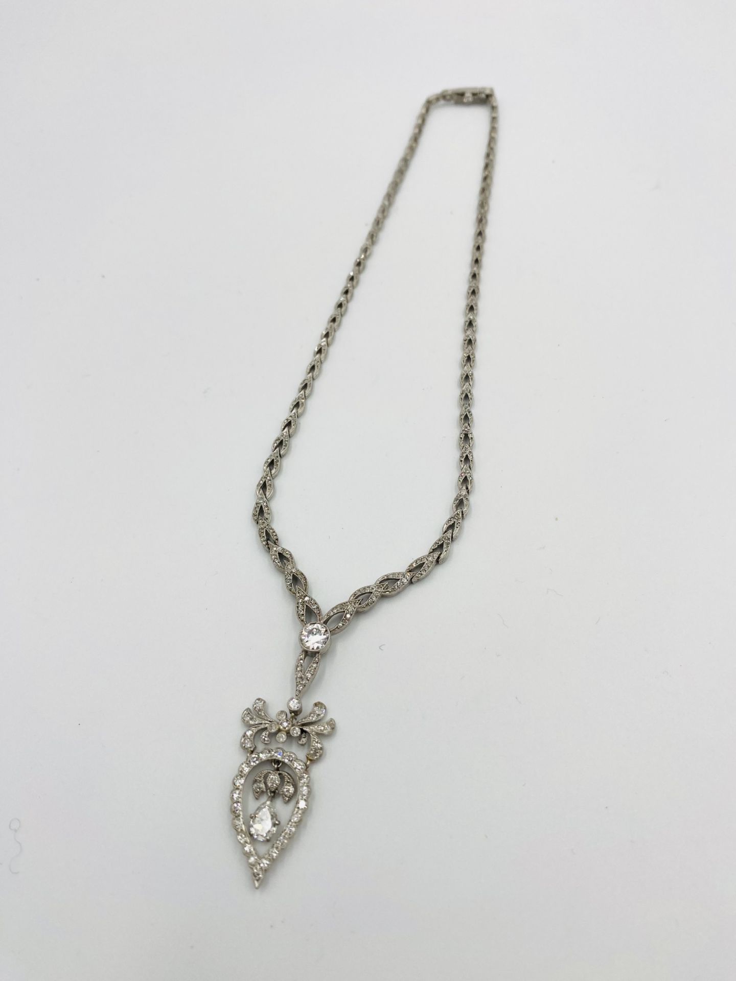 Edwardian white gold and diamond necklace - Image 4 of 10