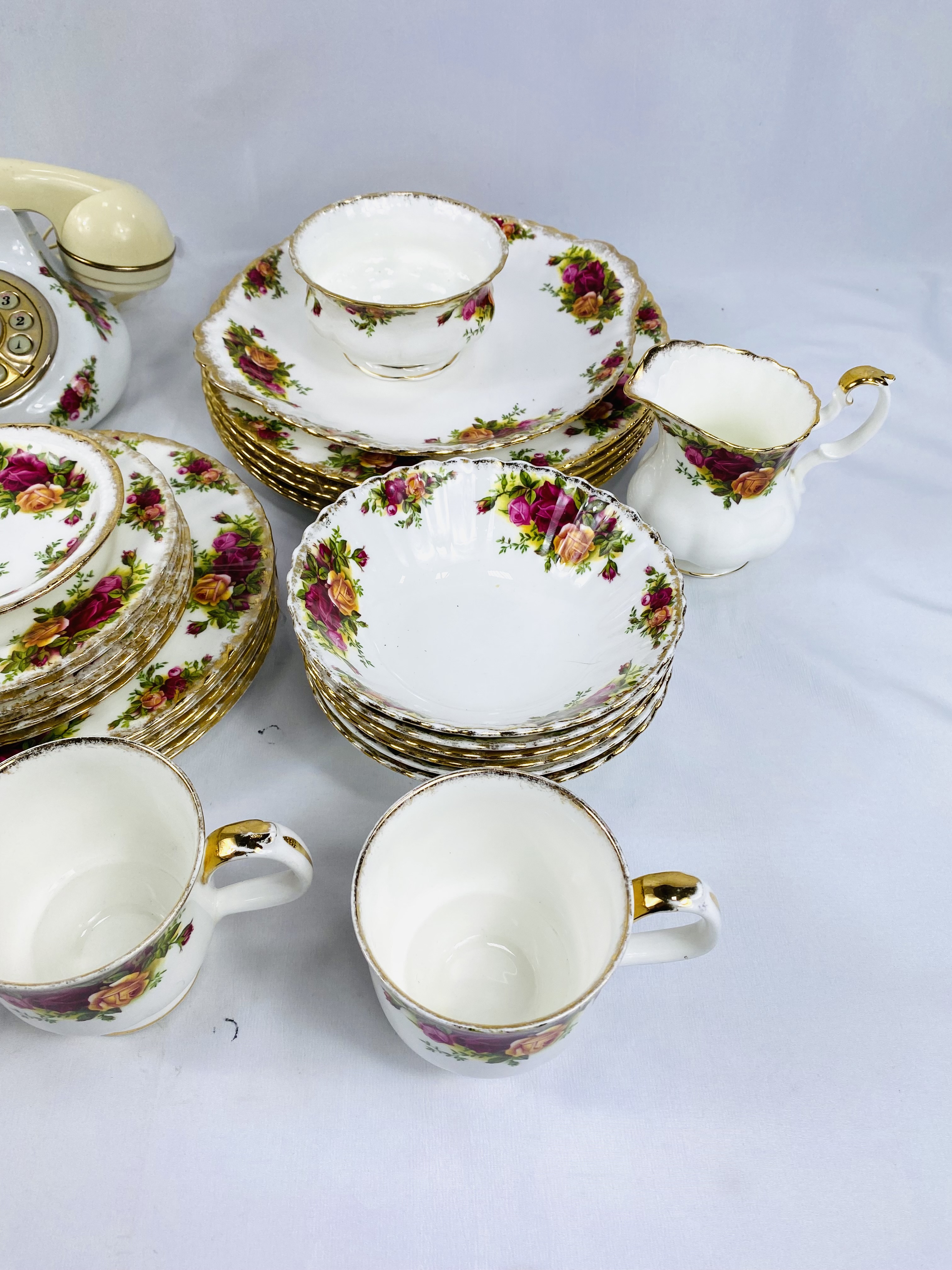 Royal Albert Country Roses part dinner and tea set - Image 5 of 5