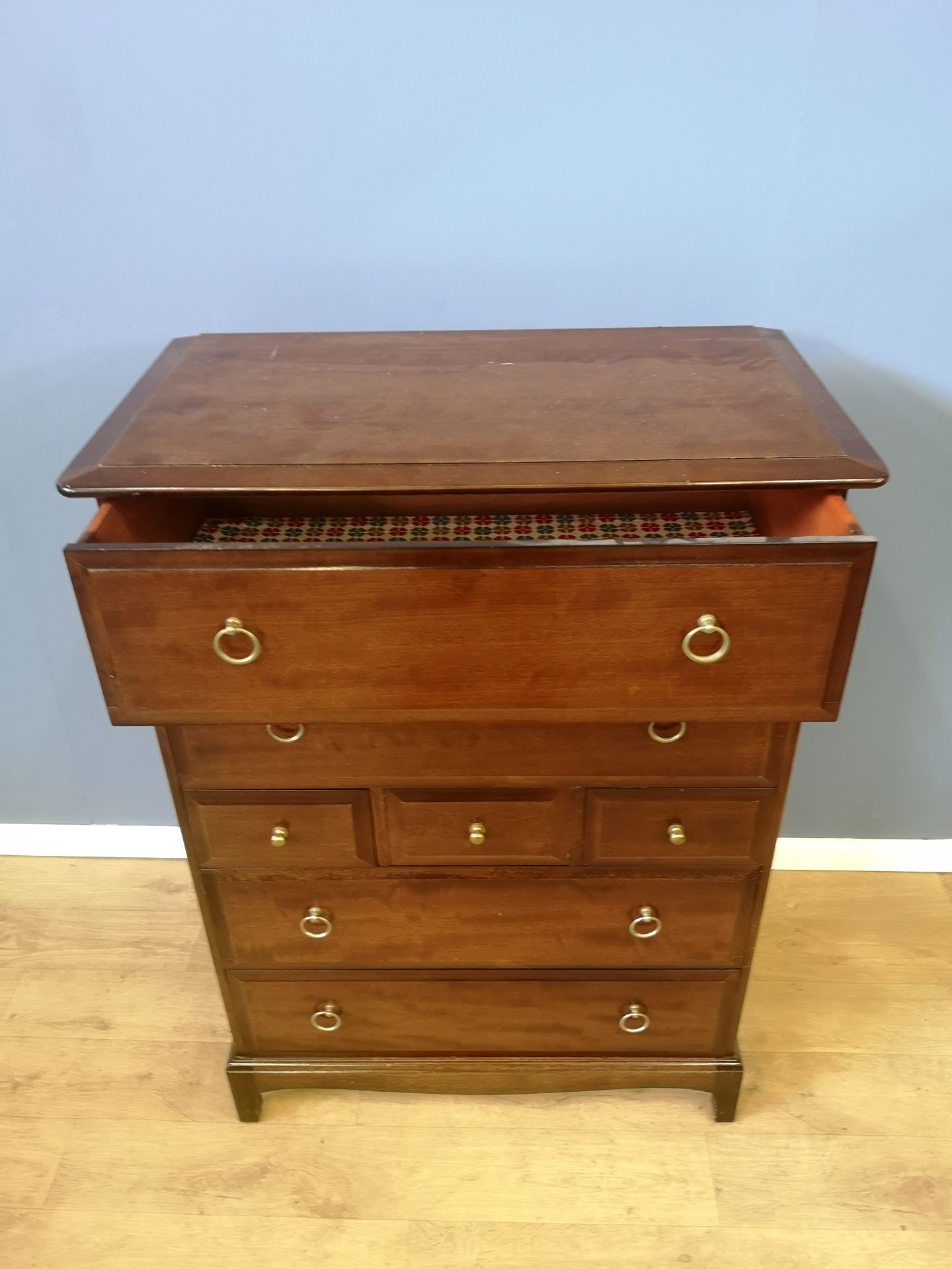 Stag chest of drawers - Image 6 of 6