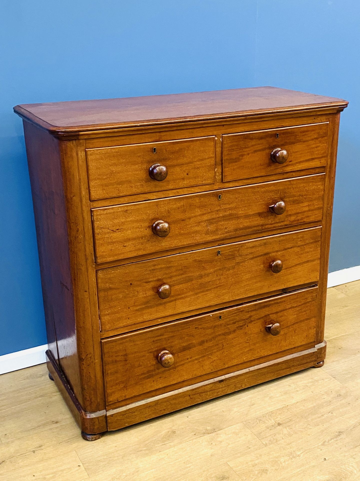 Victorian mahogany chest of drawers - Image 3 of 5