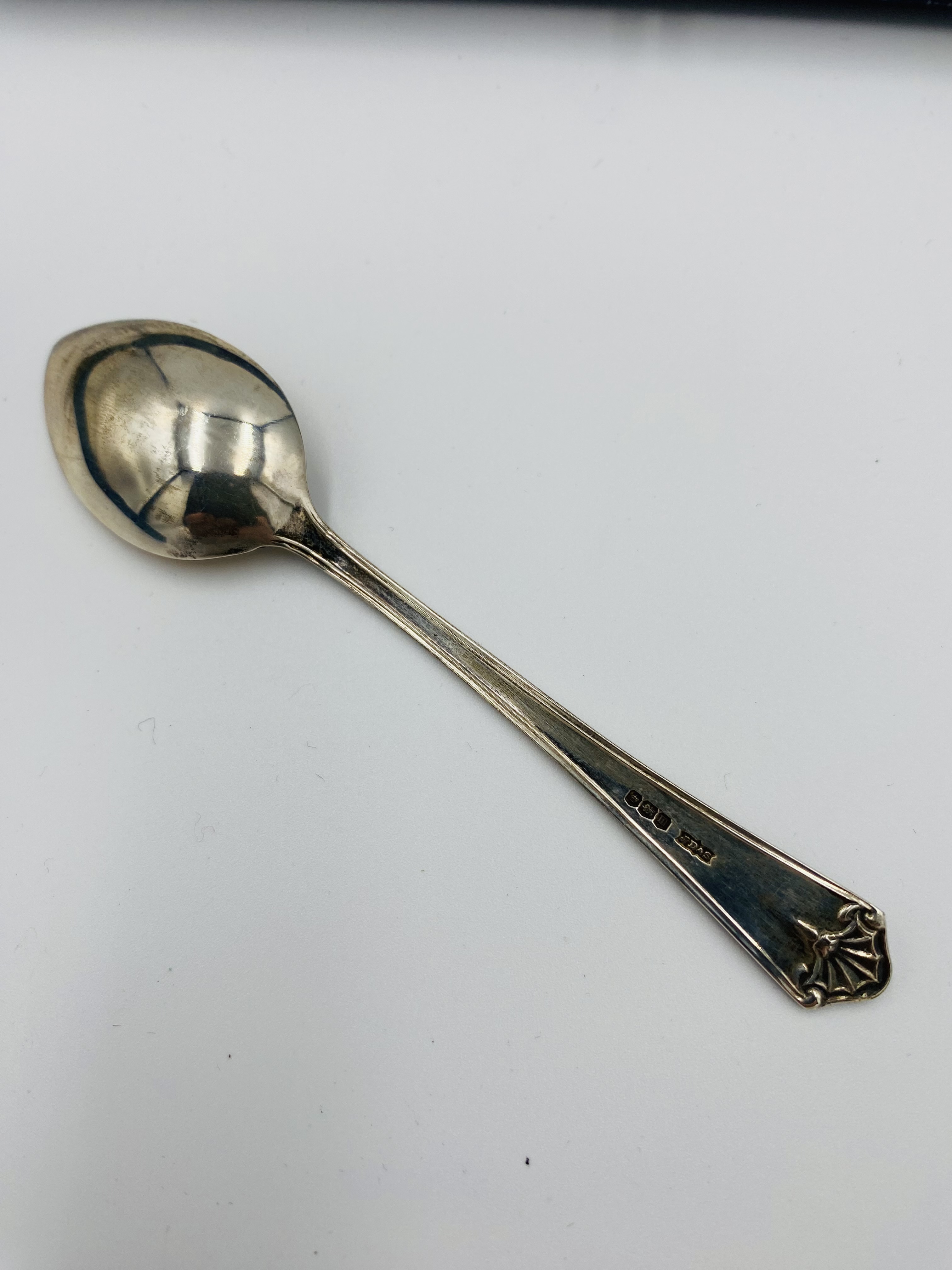 Boxed set of six silver spoons and sugar tongs - Image 4 of 5