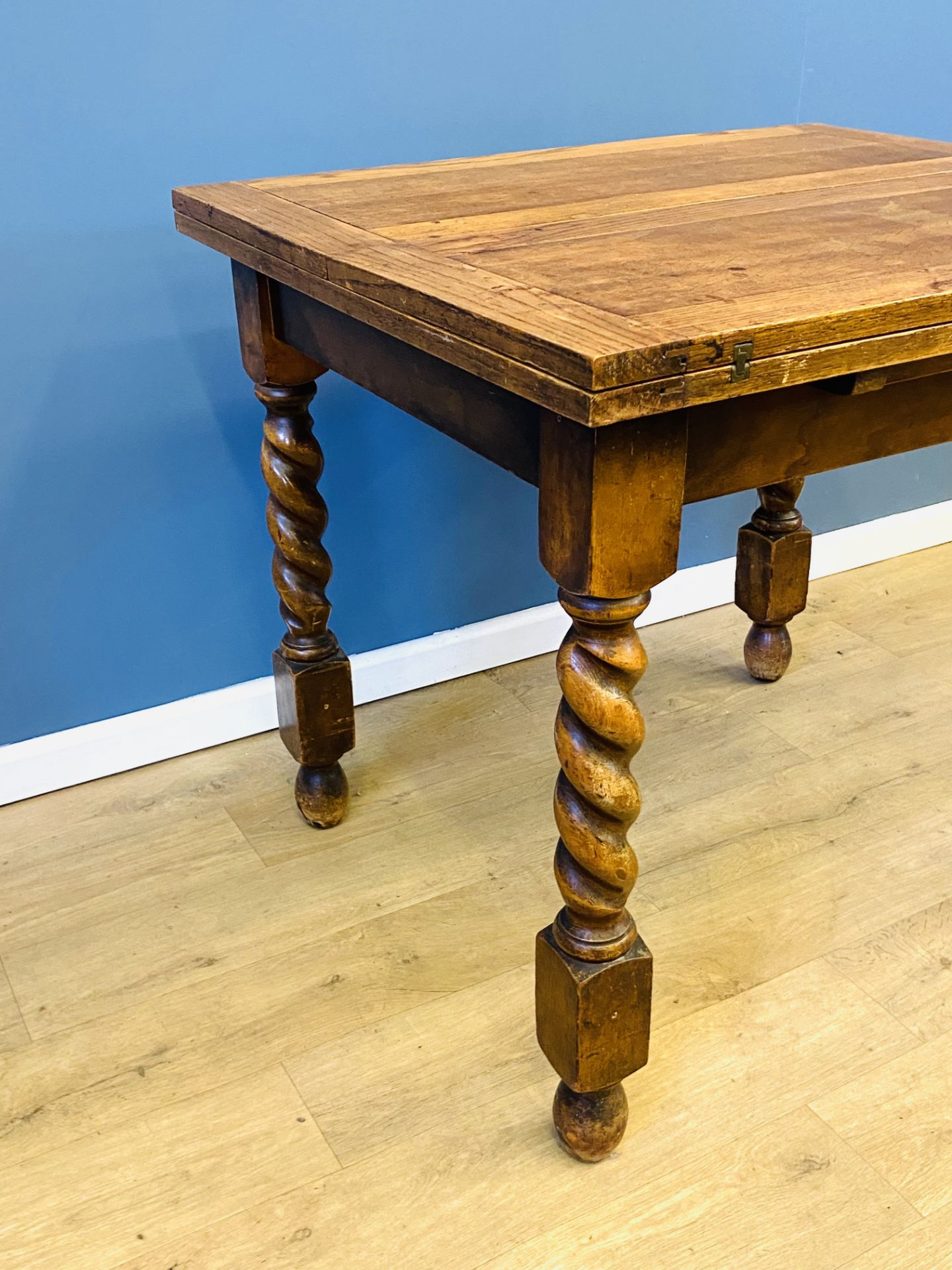 Oak extendable table - Image 4 of 4