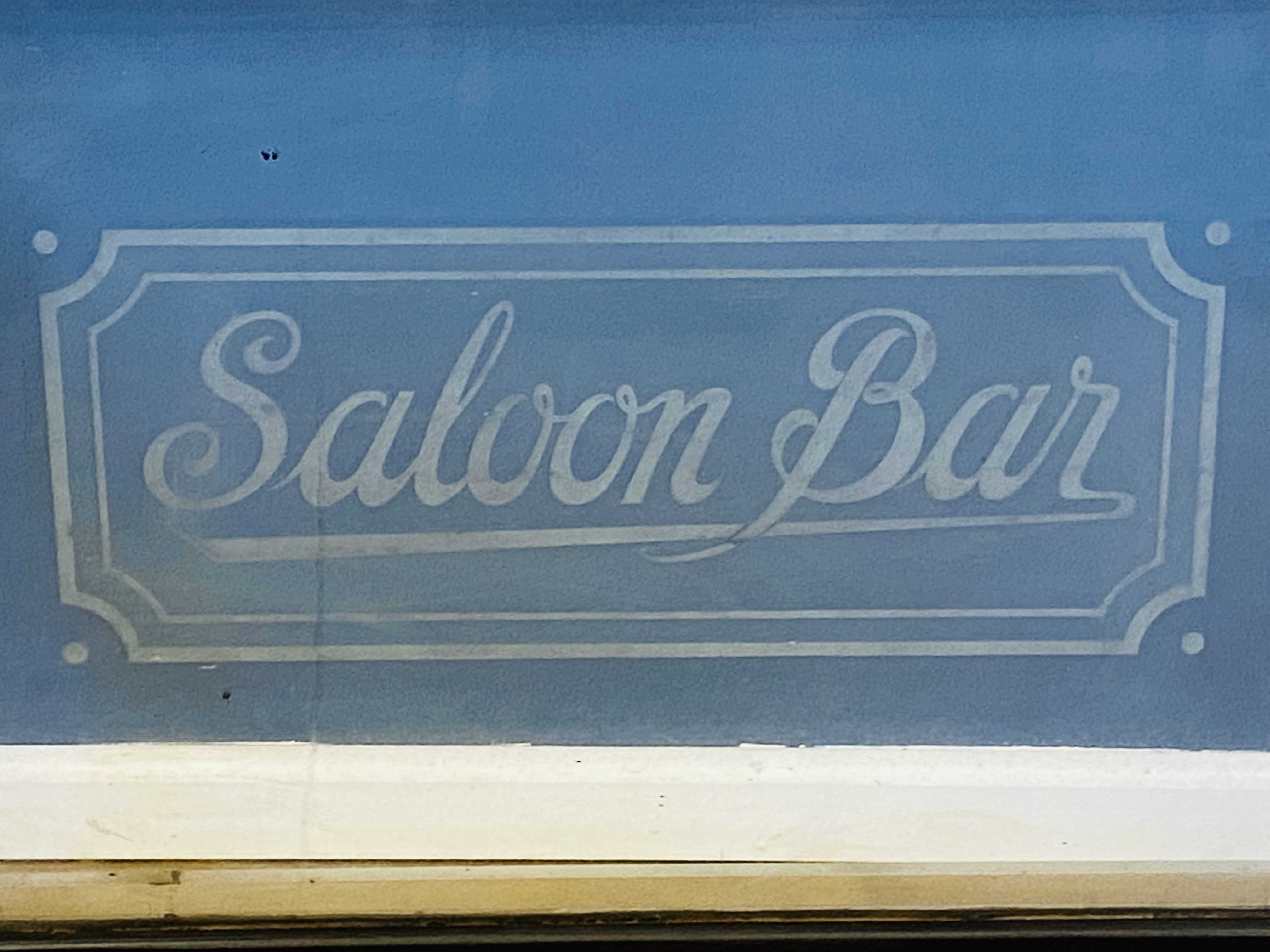 Framed etched glass saloon sign - Image 3 of 3