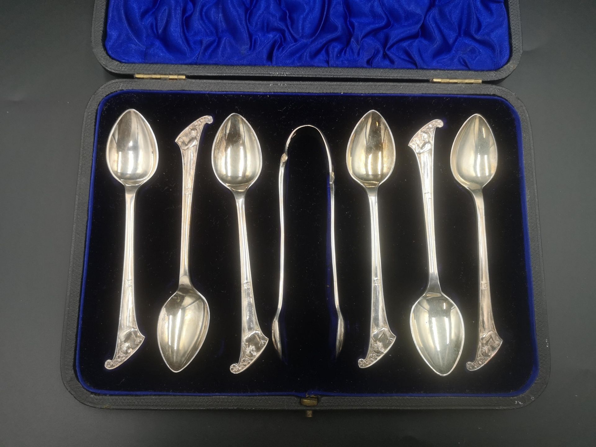 Boxed set of art nouveau silver tea spoons and sugar tongs - Image 2 of 5
