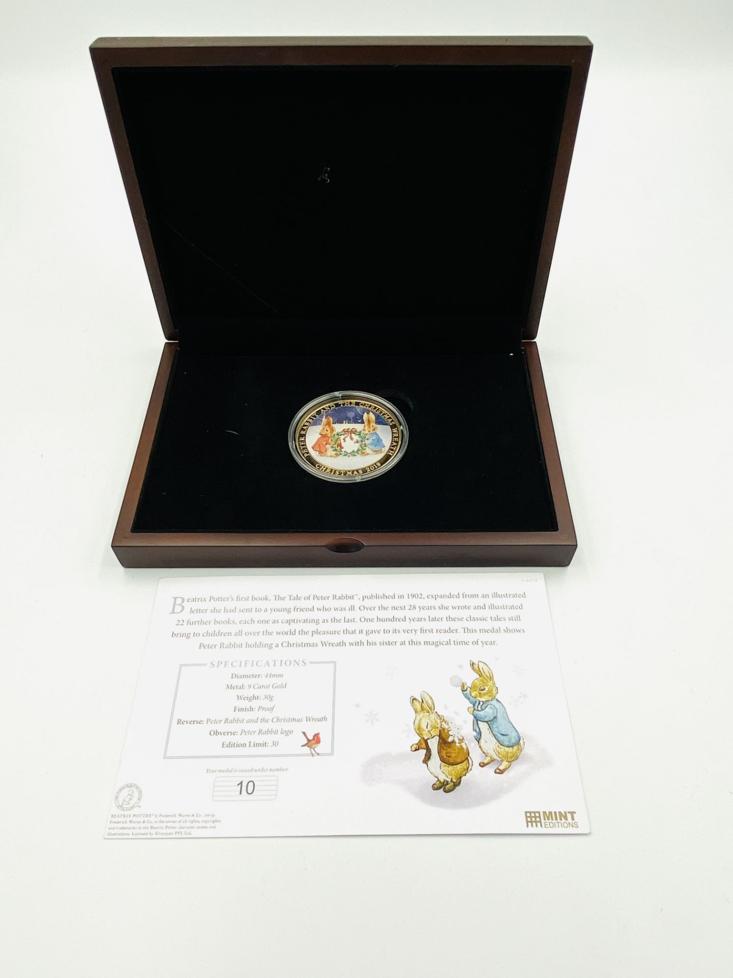 Mint Editions Limited Edition 10/30 "Peter Rabbit and the Christmas Wreath" Gold Medal - Image 4 of 4