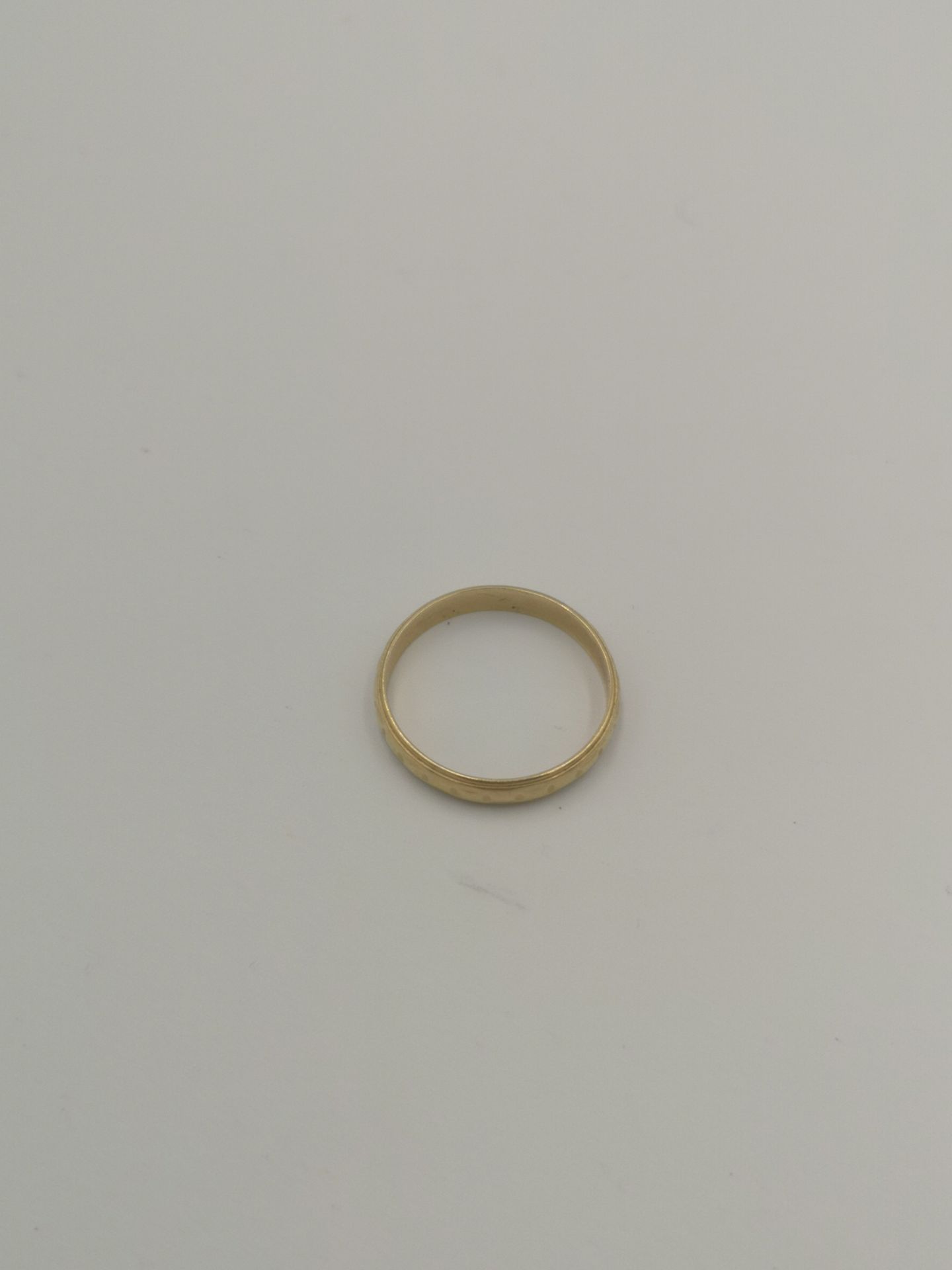 18ct gold band - Image 3 of 4