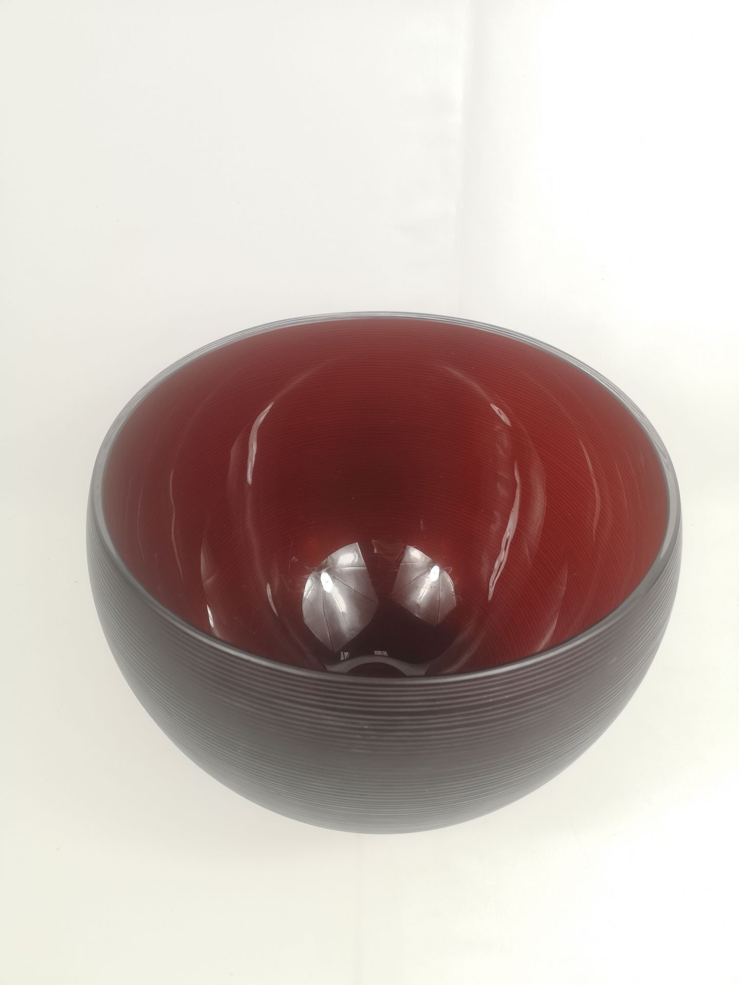 Red glass bowl, signed by artist - Image 2 of 4