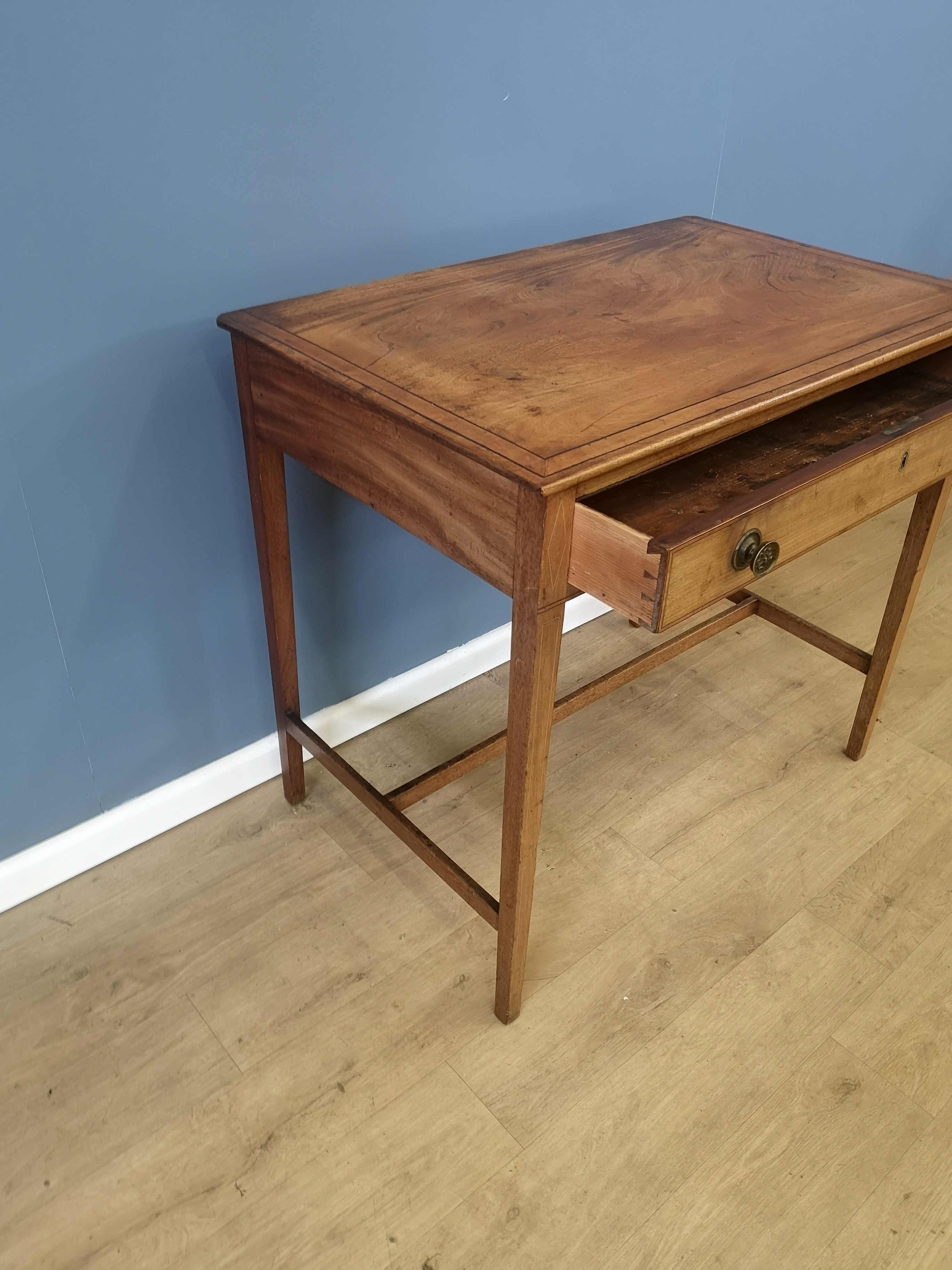 Mahogany occasional table - Image 5 of 6