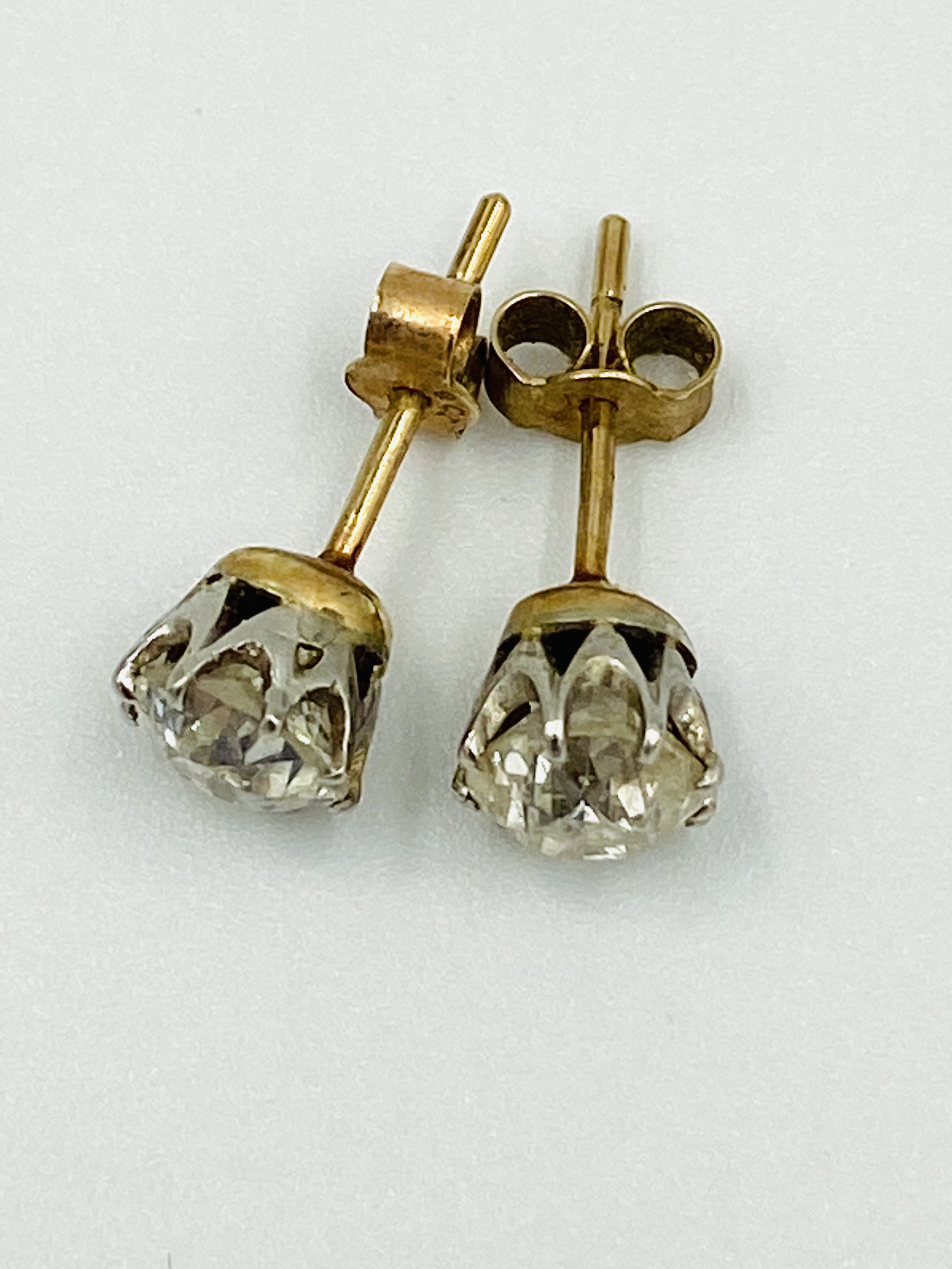Pair of 9ct gold and diamond earrings - Image 2 of 4