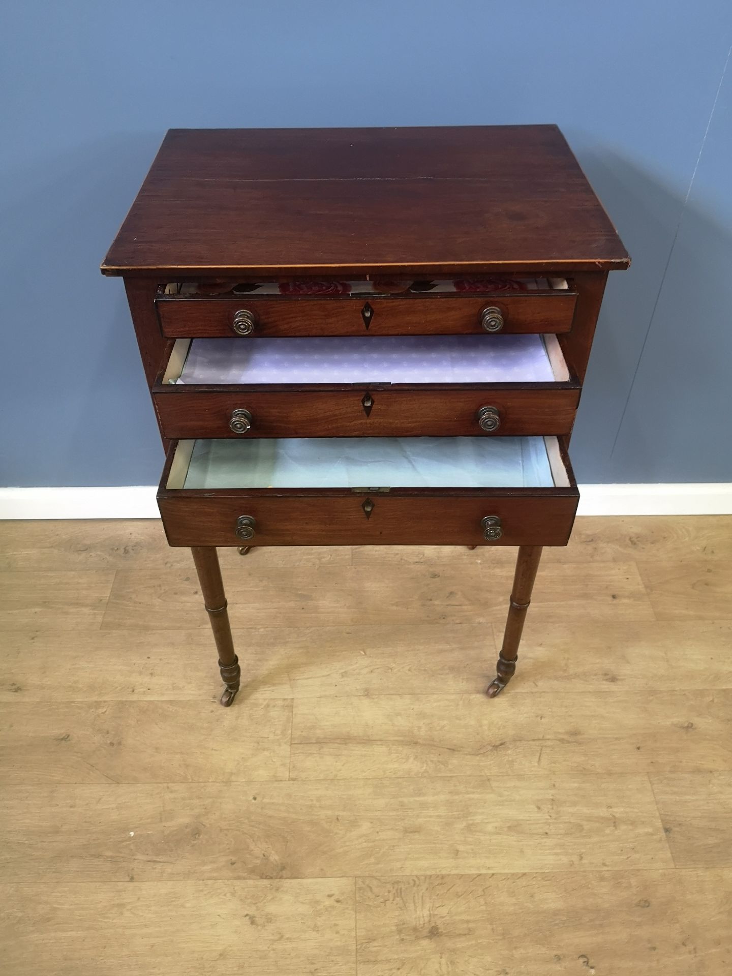 Victorian mahogany chest of drawers - Image 4 of 6