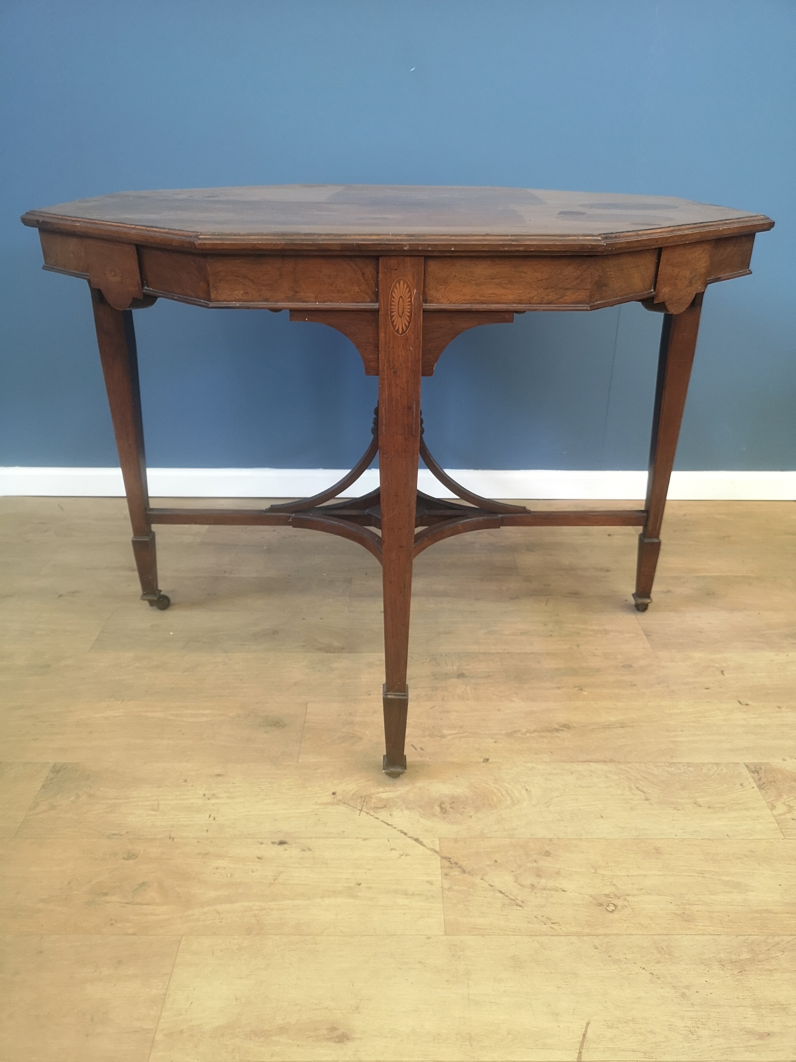 Mahogany octagonal occasional table - Image 3 of 5