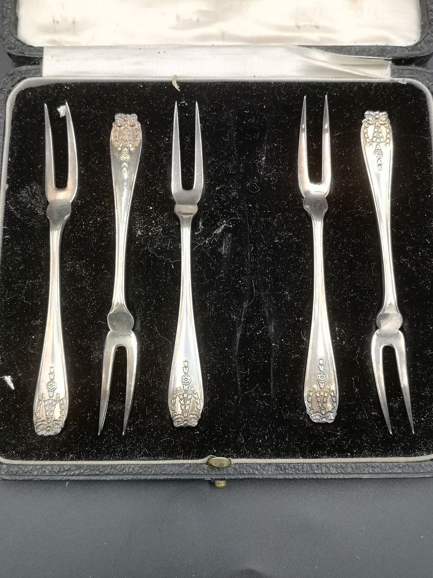 Set of six silver and enamel tea spoons together with silver handled knives and forks - Image 4 of 4