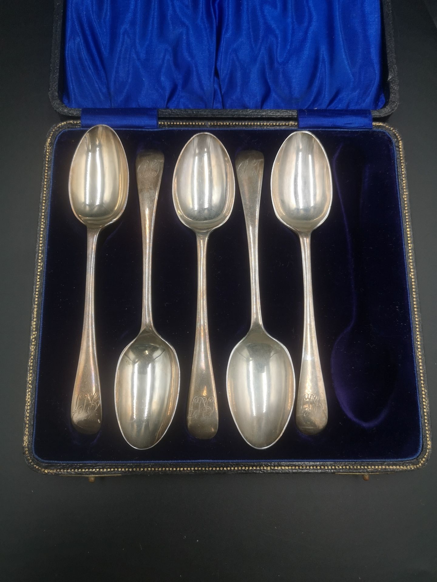 Five silver tea spoons together with a boxed set of silver forks - Image 3 of 4