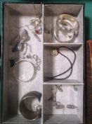 Quantity of silver jewellery