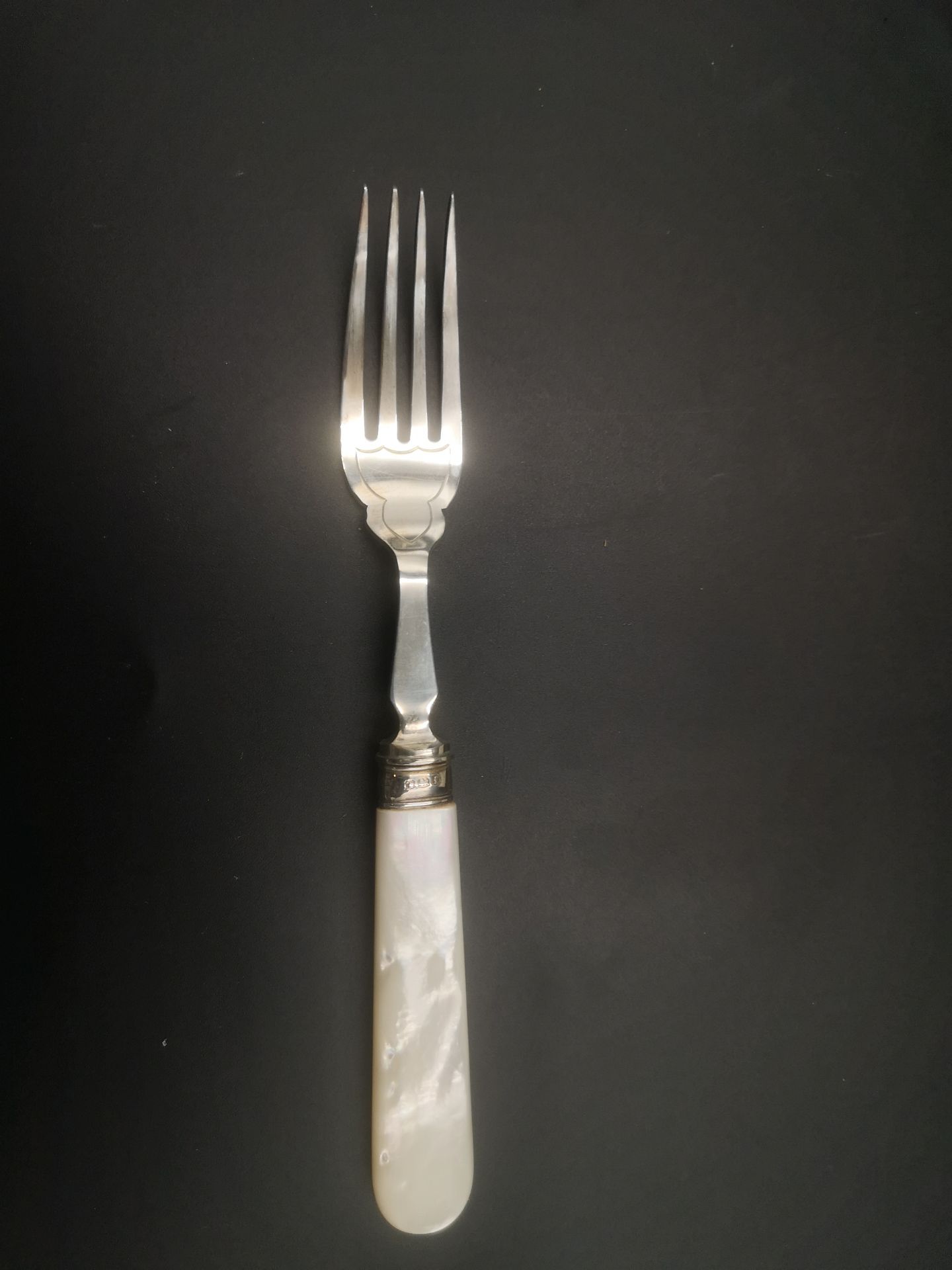 Canteen of silver and mother of pearl fish knives and forks - Image 5 of 6