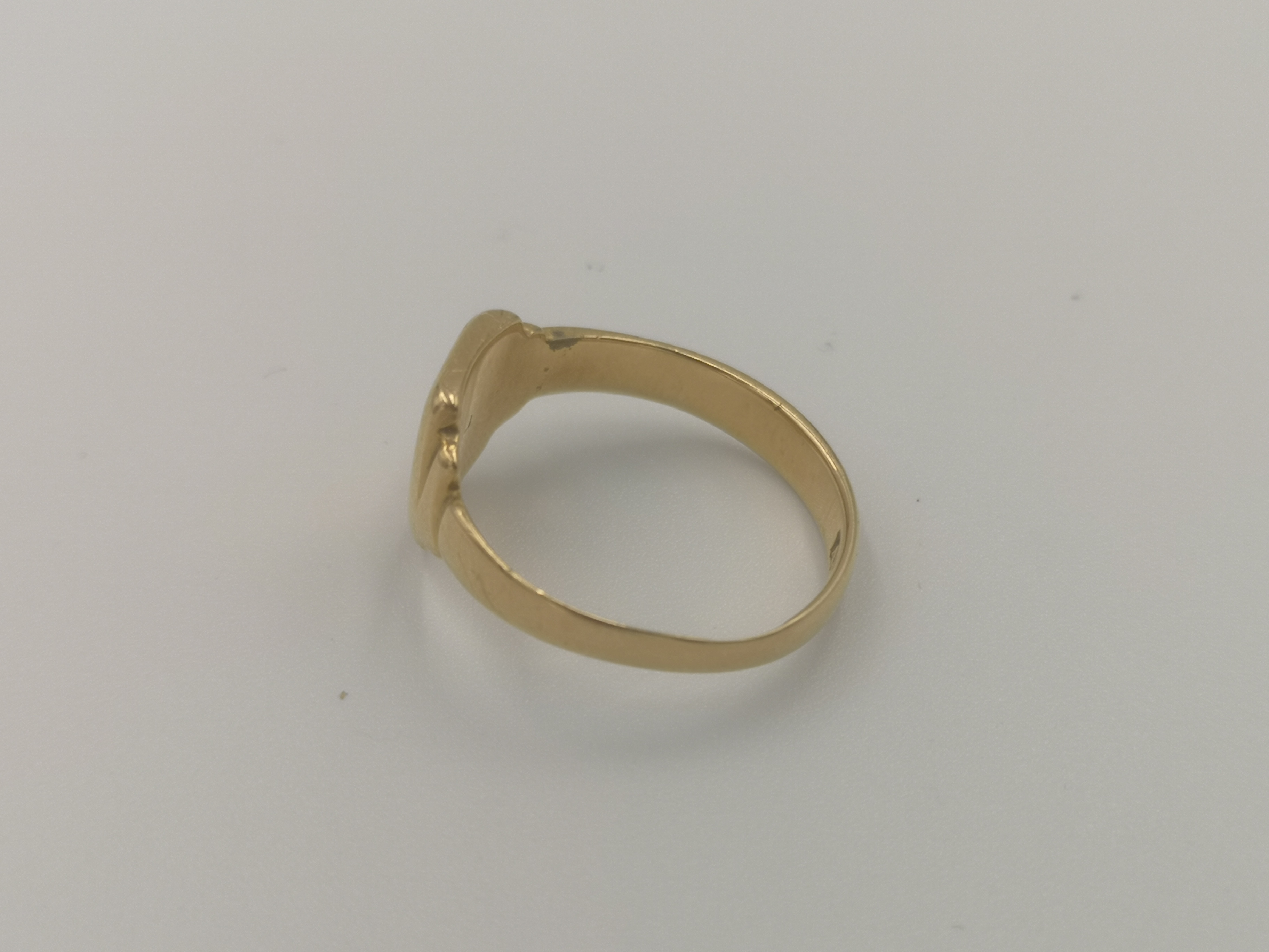 18ct gold signet ring - Image 3 of 5