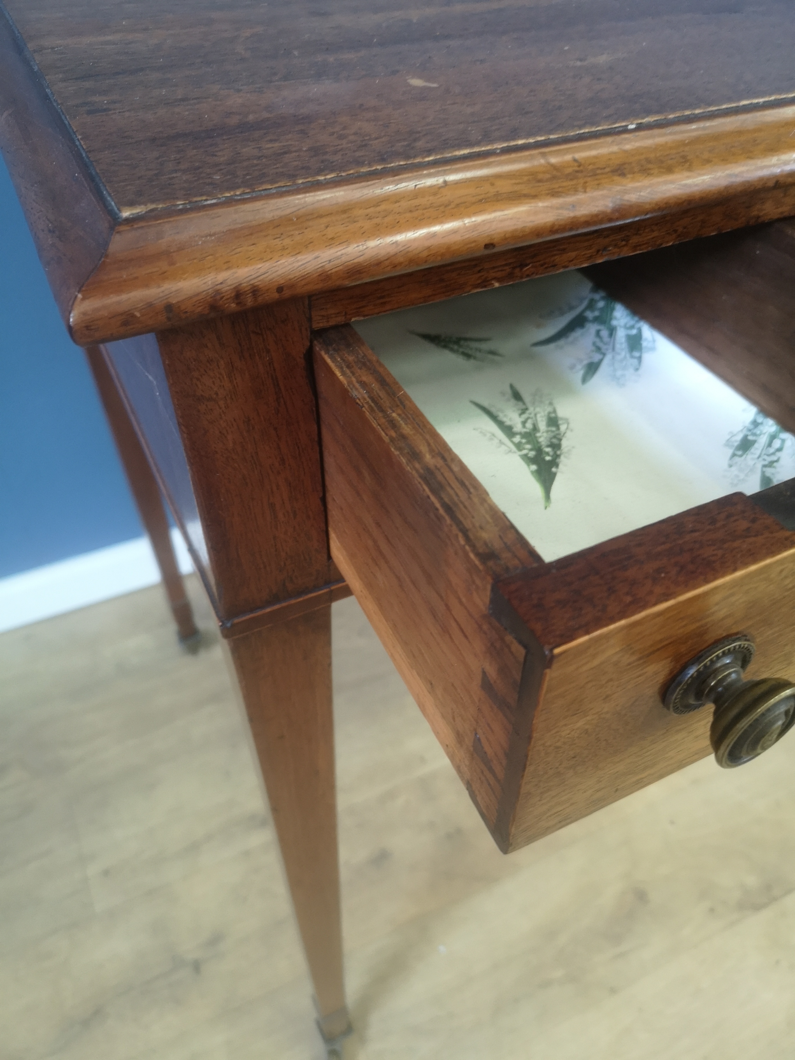 Mahogany occasional table - Image 4 of 5