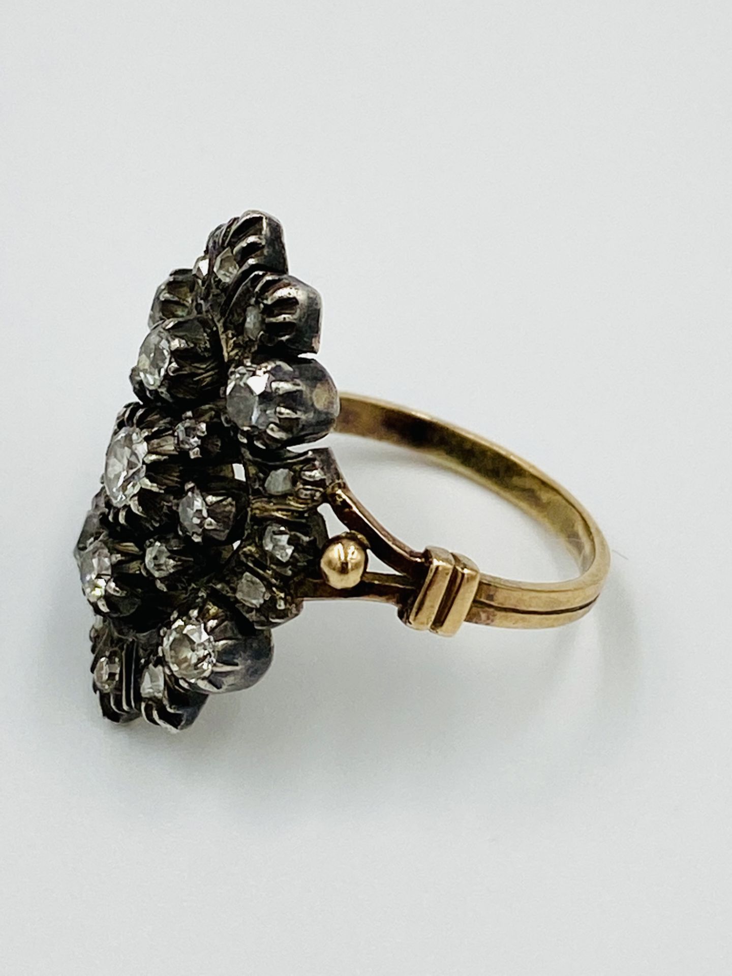 Antique gold and diamond ring - Image 2 of 5