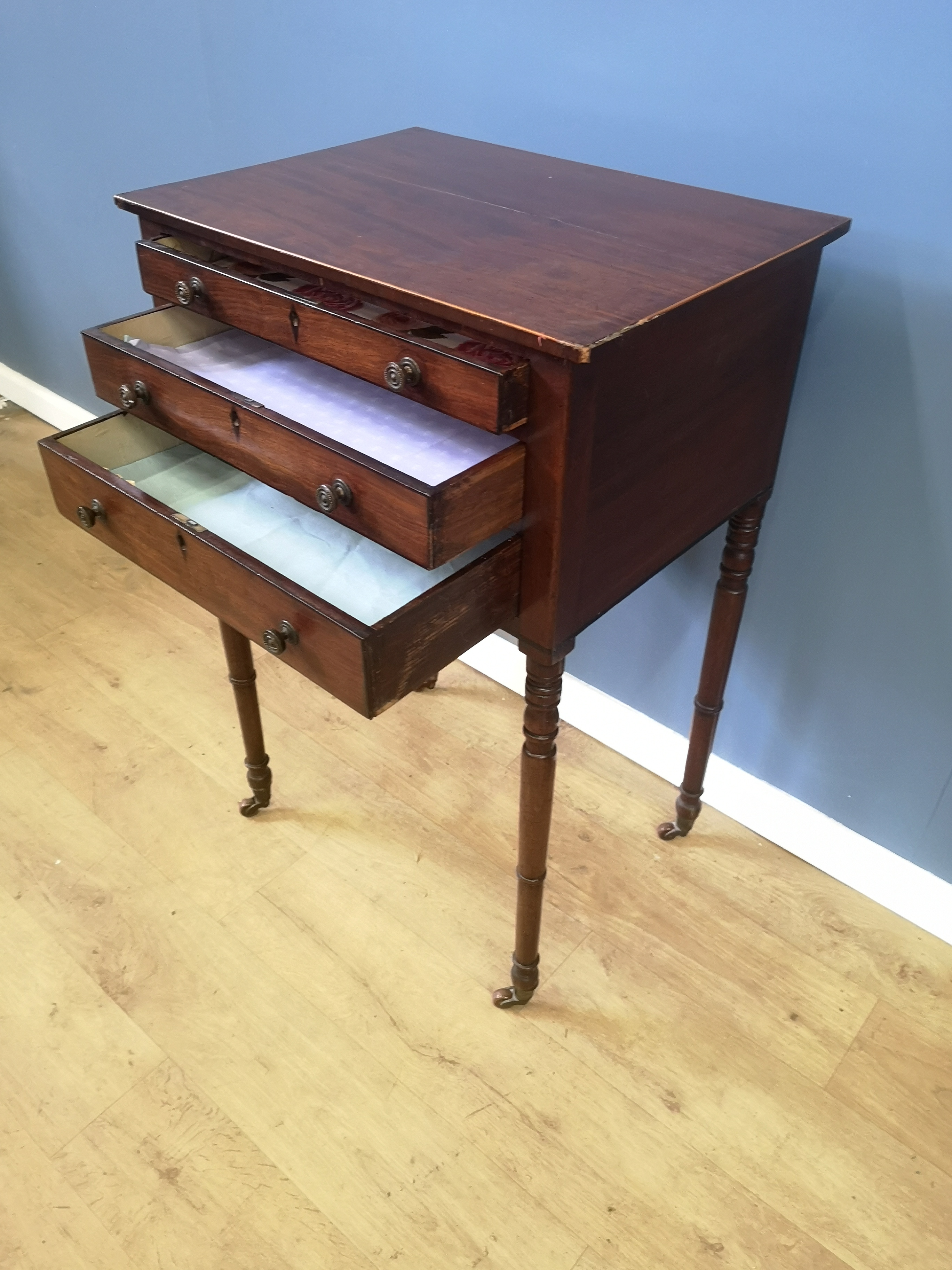 Victorian mahogany chest of drawers - Image 5 of 6